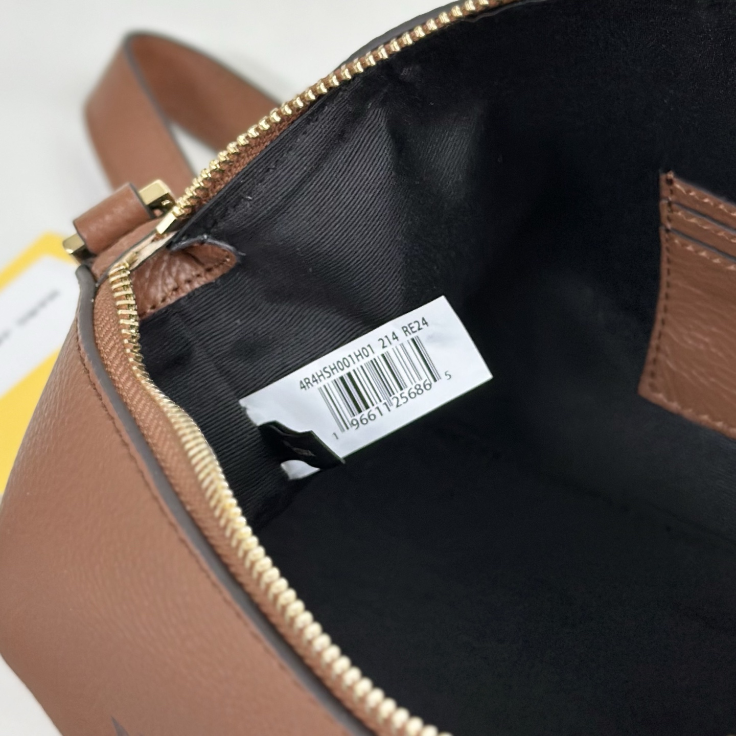 Marc Jacobs Mj 牛皮斜挎包 黑色 双肩带