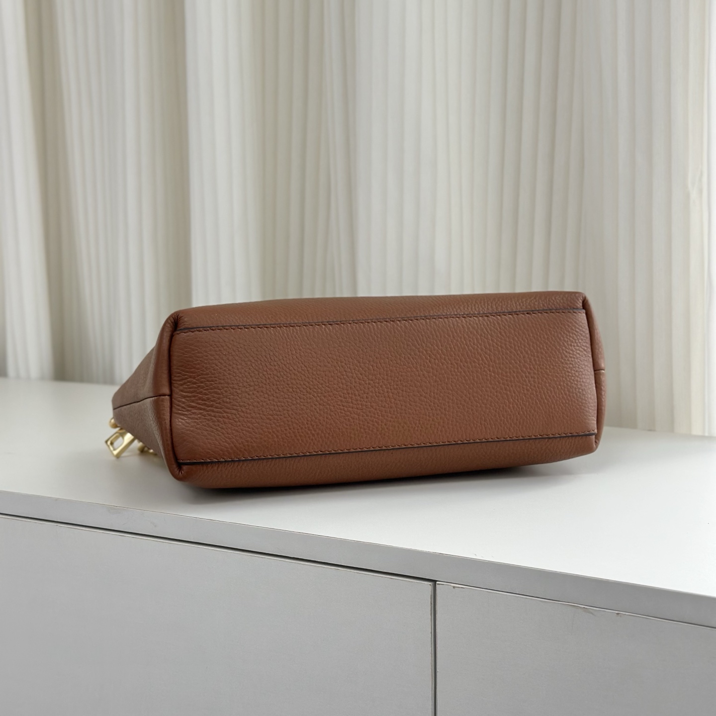 Marc Jacobs Mj 牛皮斜挎包 黑色 双肩带