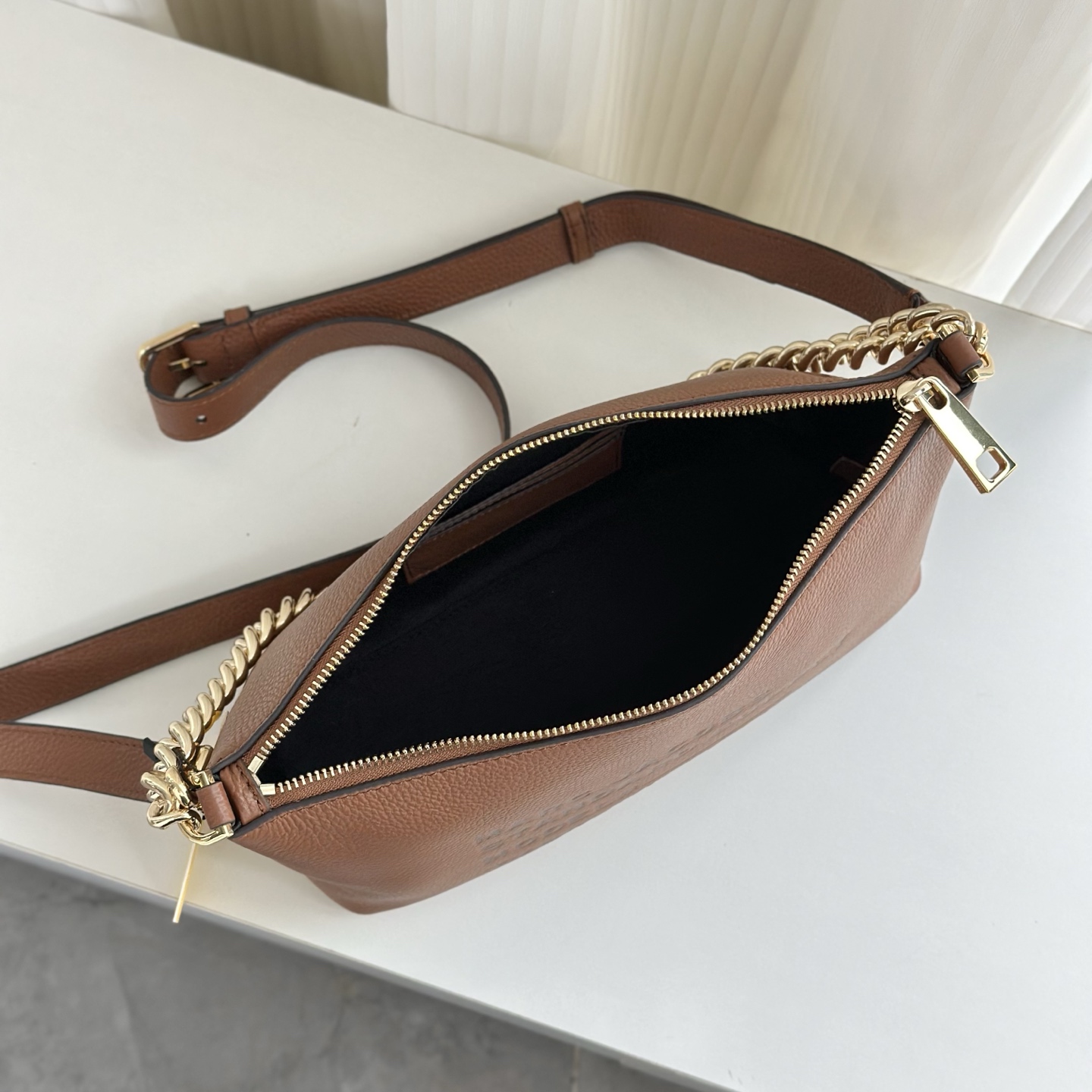 Marc Jacobs Mj 牛皮斜挎包 黑色 双肩带