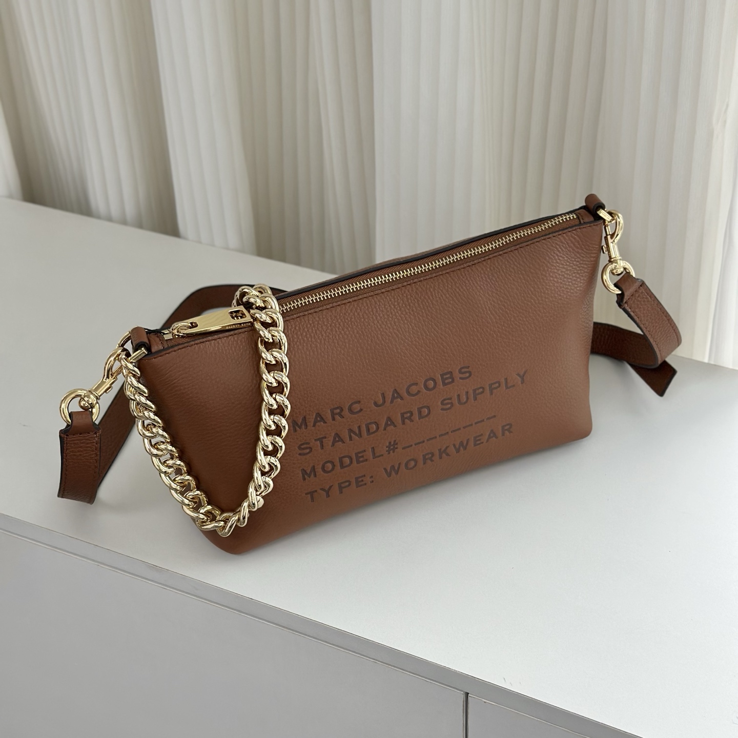 Marc Jacobs Mj 牛皮斜挎包 黑色 双肩带