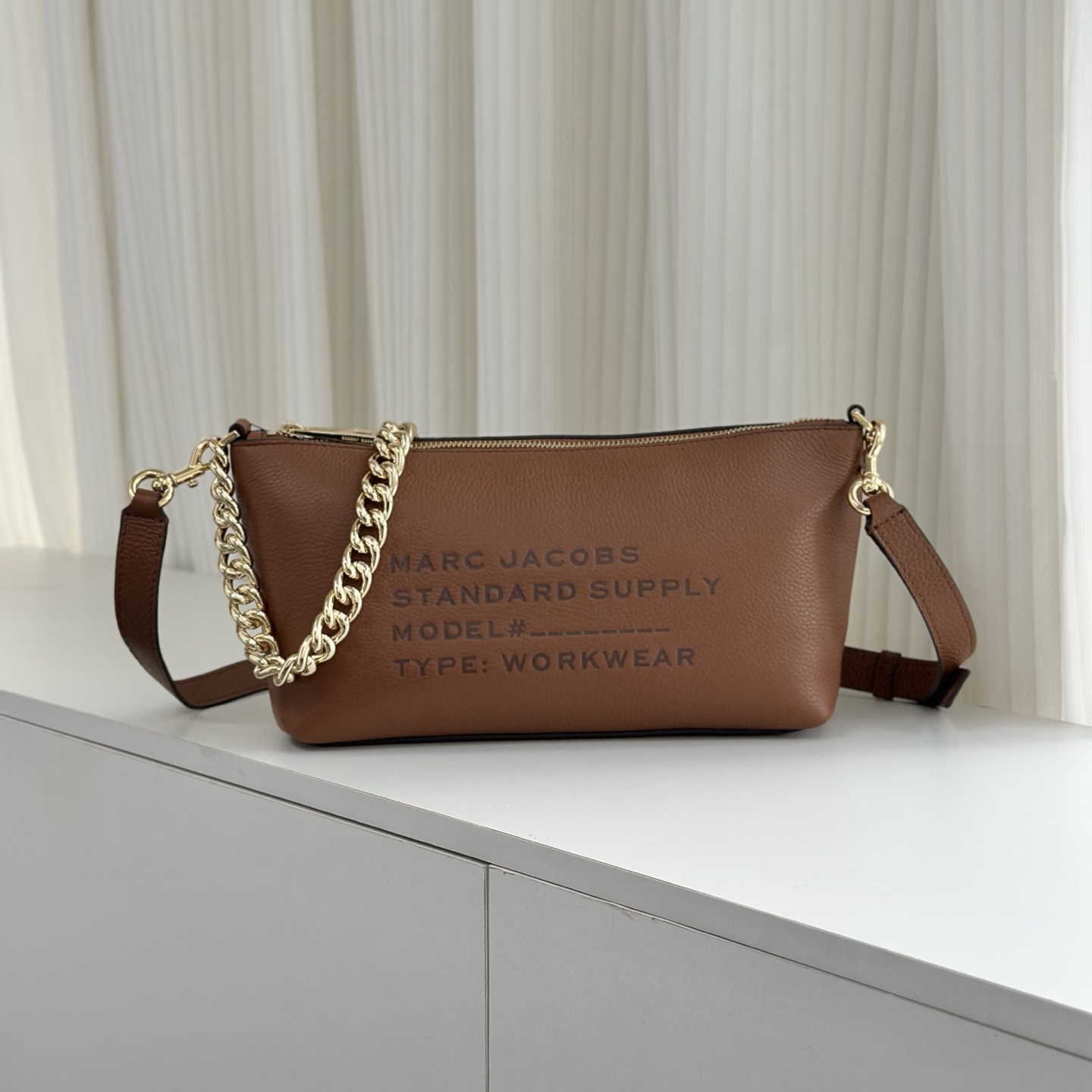Marc Jacobs Mj 牛皮斜挎包 黑色 双肩带