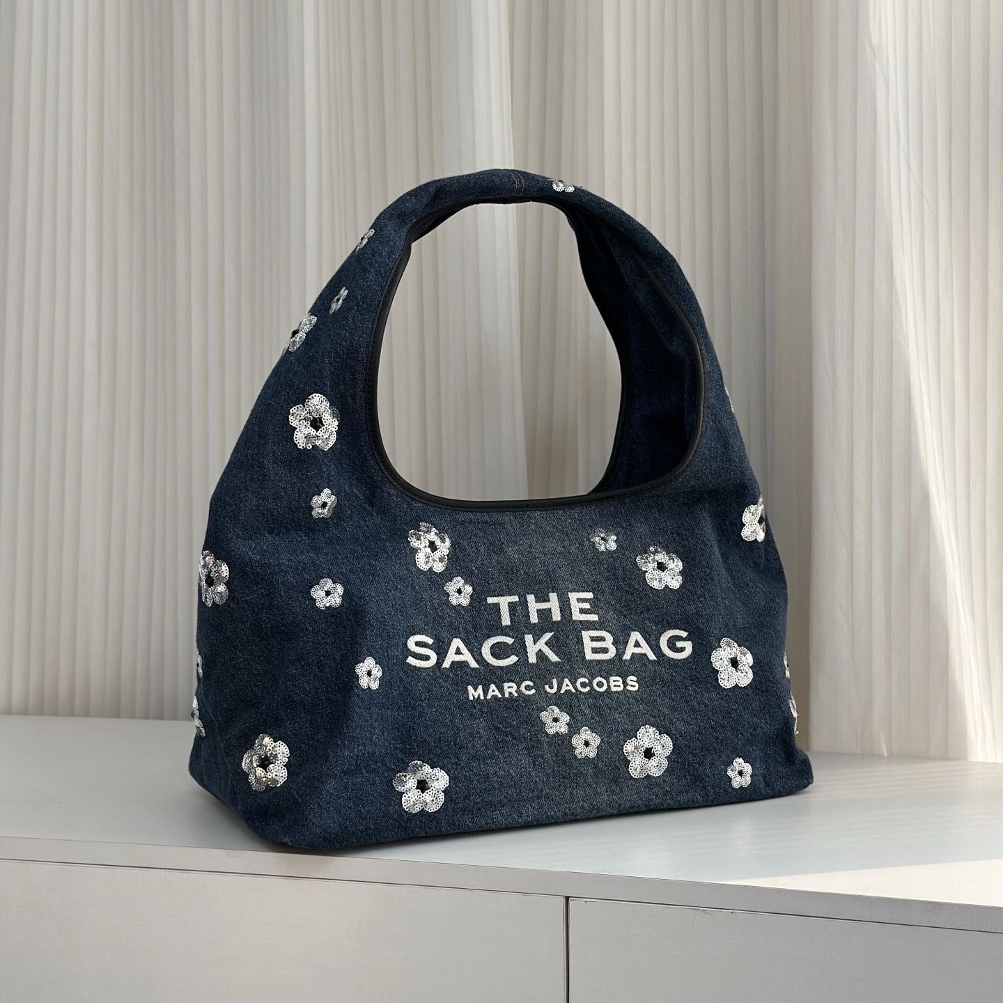 Marc Jacobs MJ 牛仔皱菊钉花菜篮子 字母袋