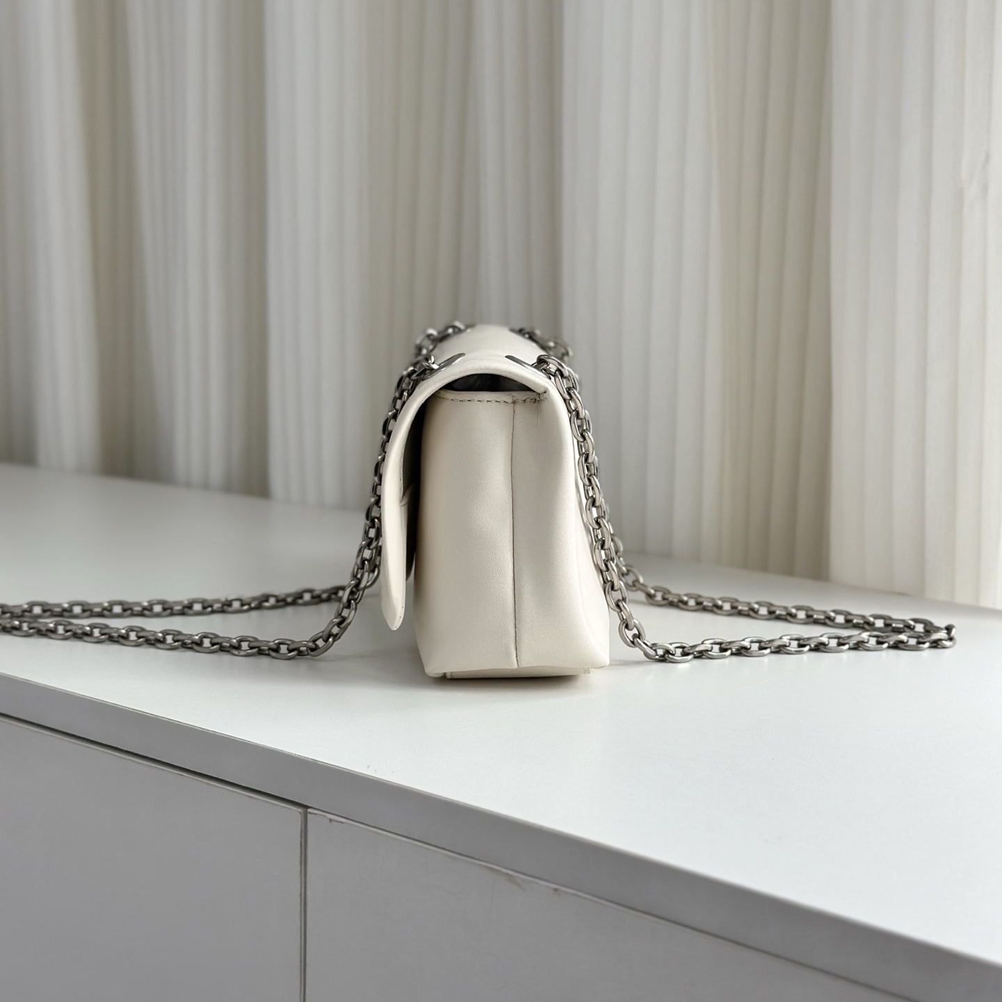Marc Jacobs MJ 迷你链条斜挎包 白色