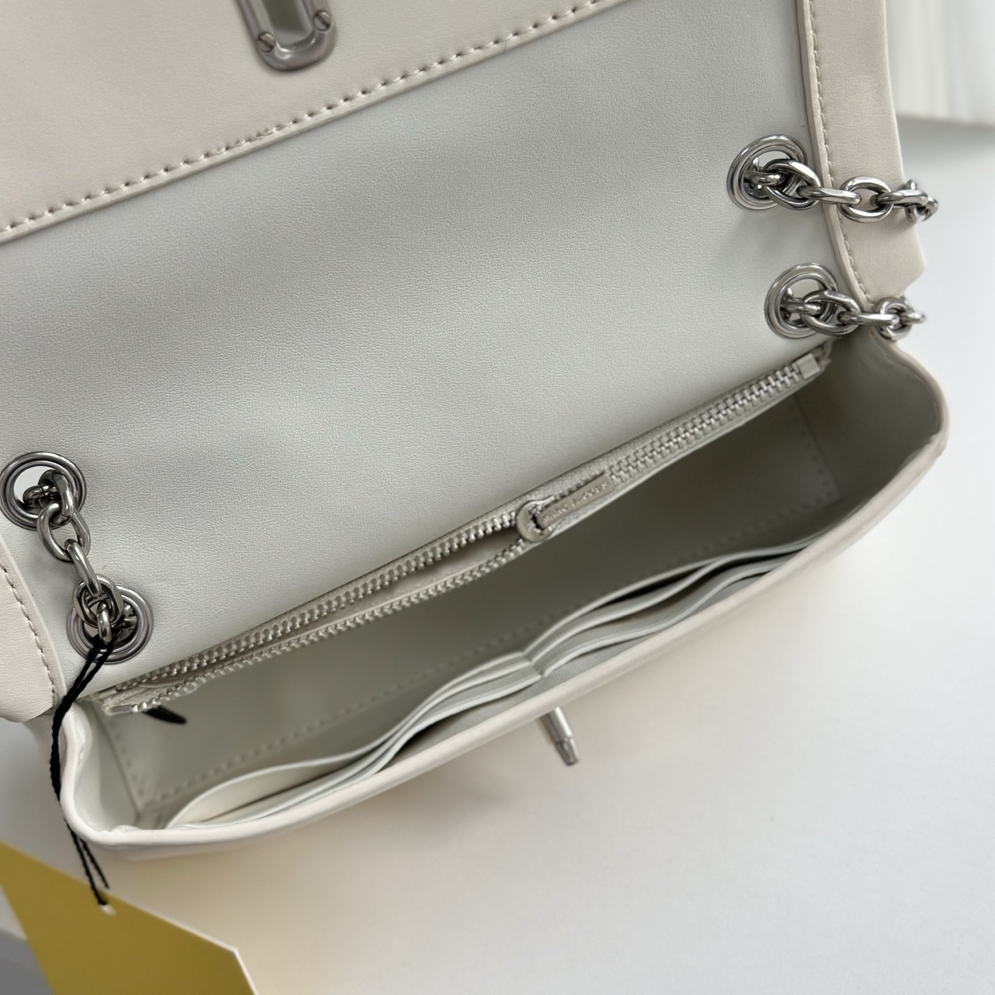 Marc Jacobs MJ 迷你链条斜挎包 白色