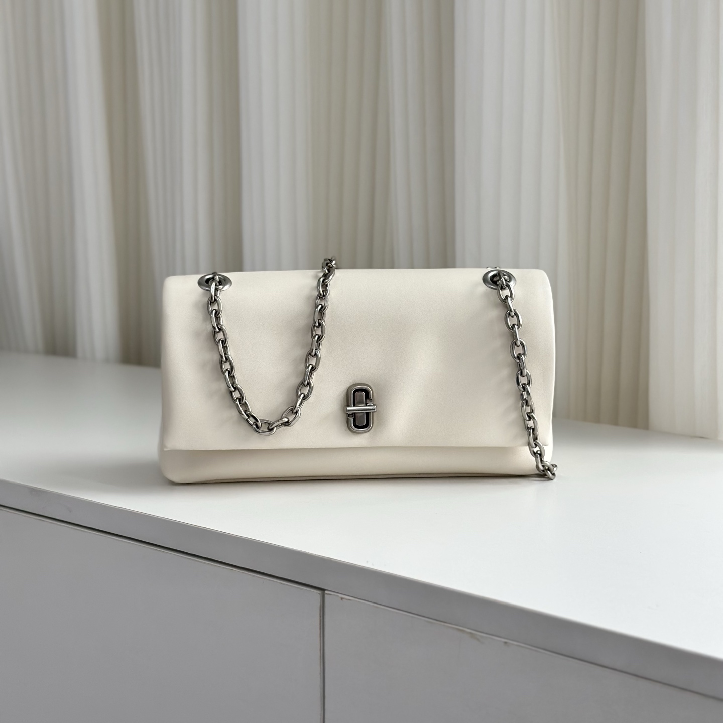 Marc Jacobs MJ 迷你链条斜挎包 白色