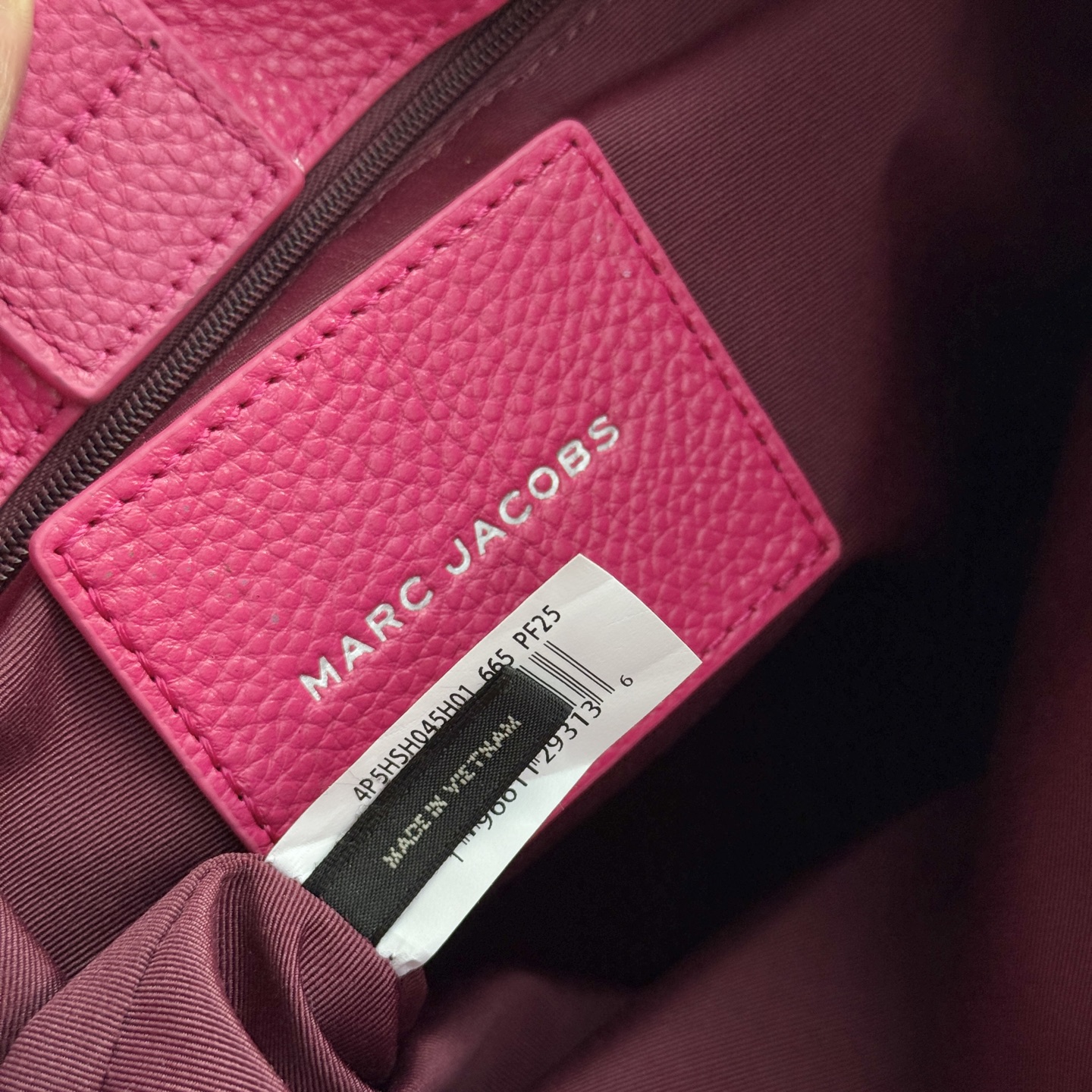 Marc Jacobs ～荔枝纹牛皮水桶包 玫红色