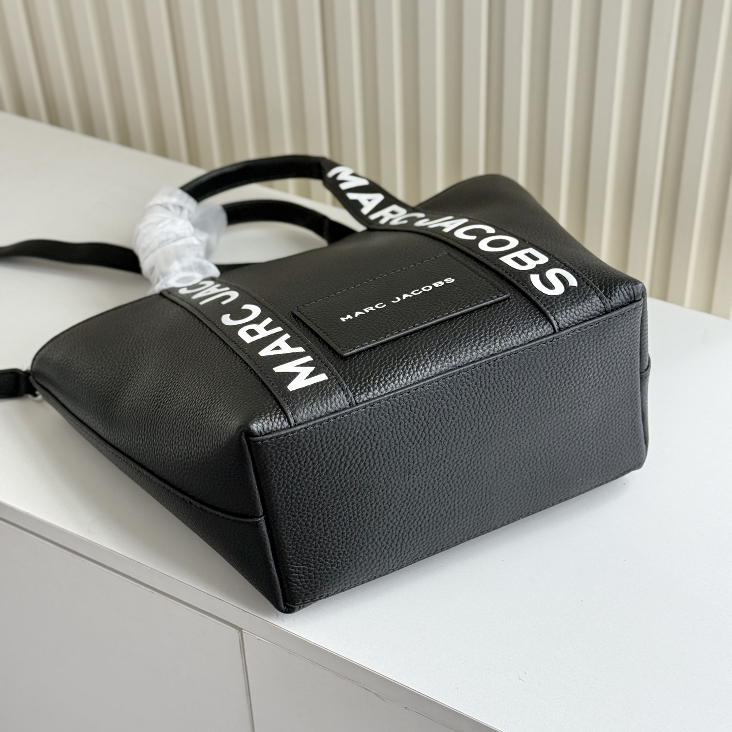 Marc Jacobs ～MJ 牛皮菜篮子包小号 可斜挎