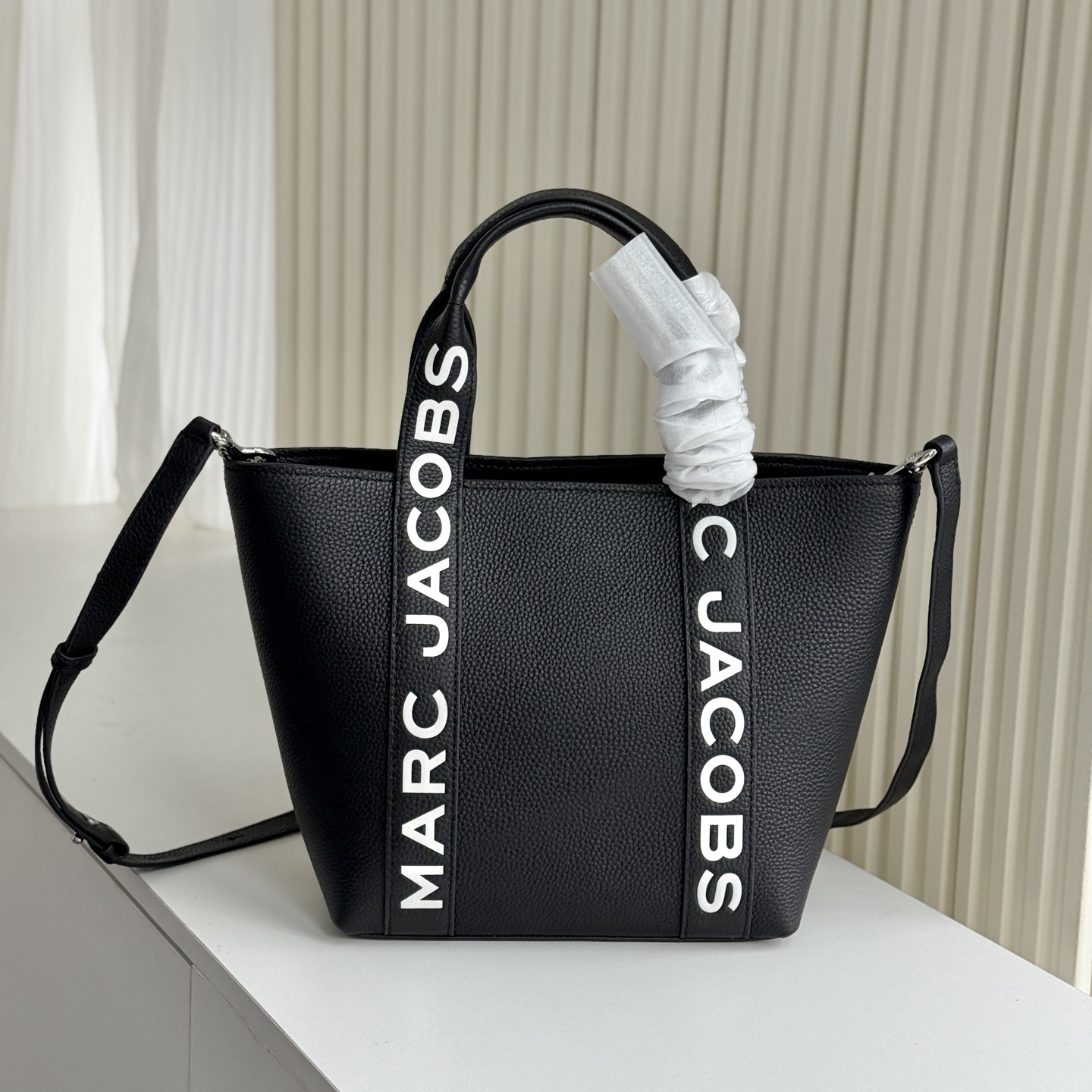 Marc Jacobs ～MJ 牛皮菜篮子包小号 可斜挎