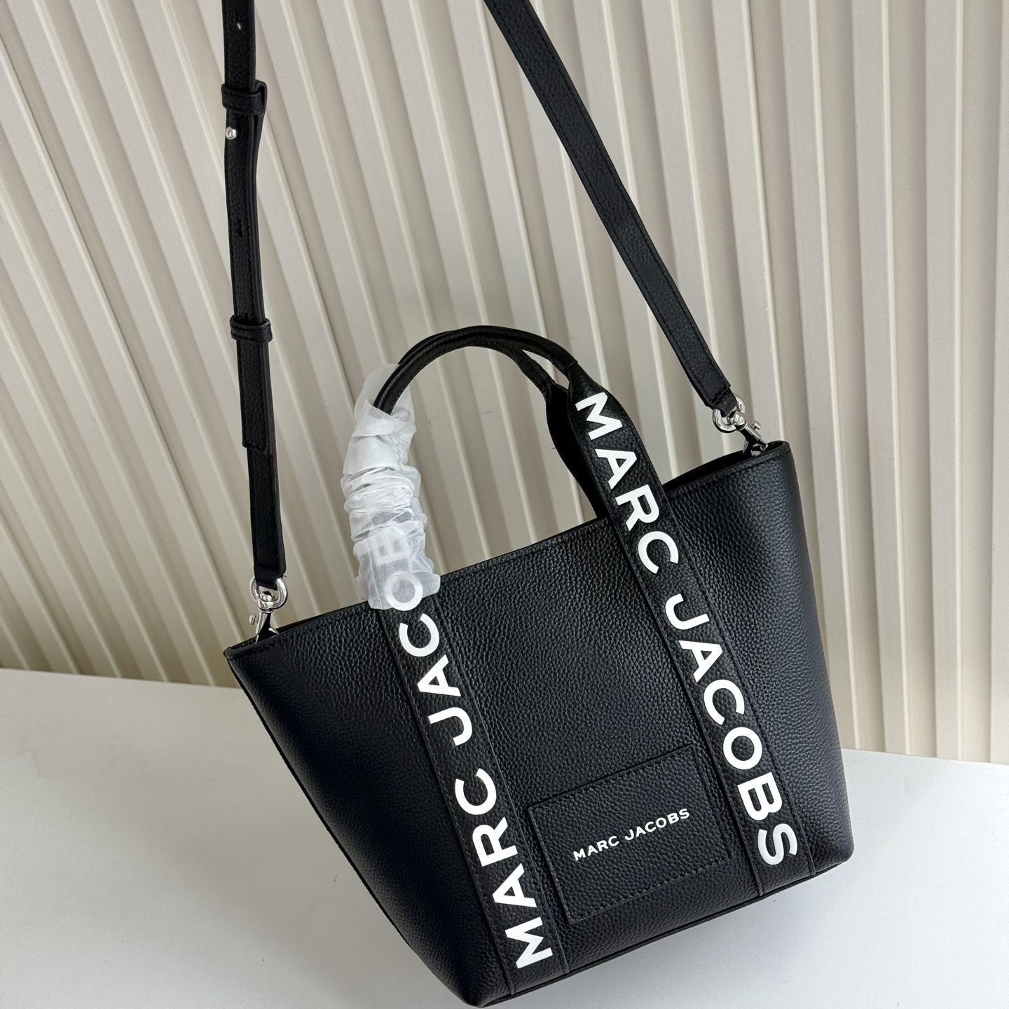 Marc Jacobs ～MJ 牛皮菜篮子包小号 可斜挎