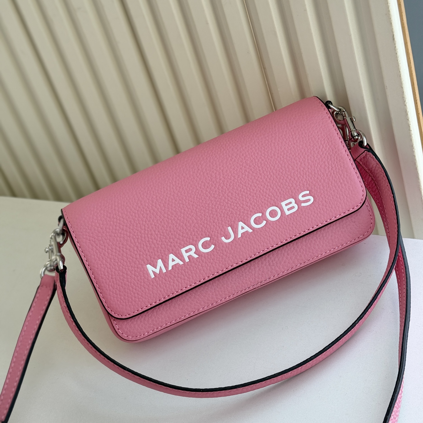 Marc Jacobs MJ 信封包 斜挎包 手提包双肩带设计简单实用