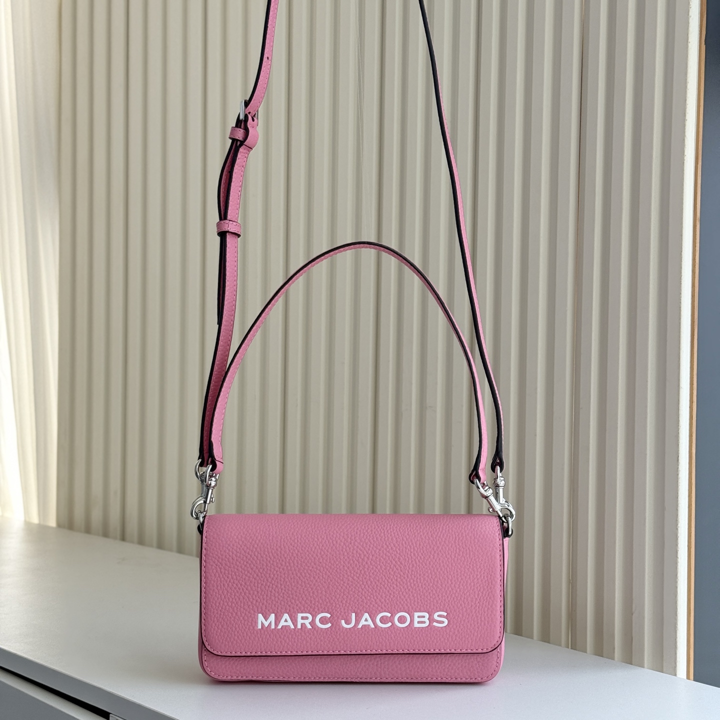 Marc Jacobs MJ 信封包 斜挎包 手提包双肩带设计简单实用