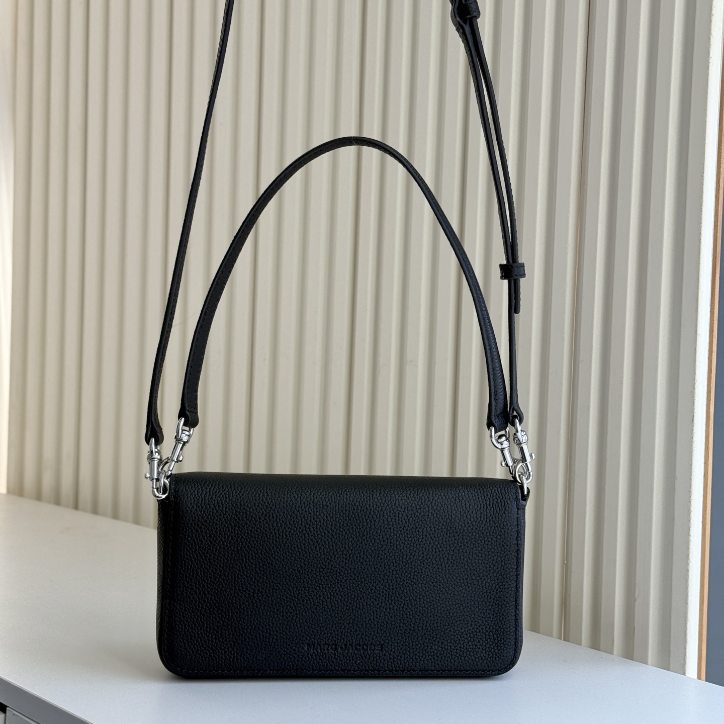 Marc Jacobs MJ 信封包 斜挎包 手提包双肩带设计简单实用