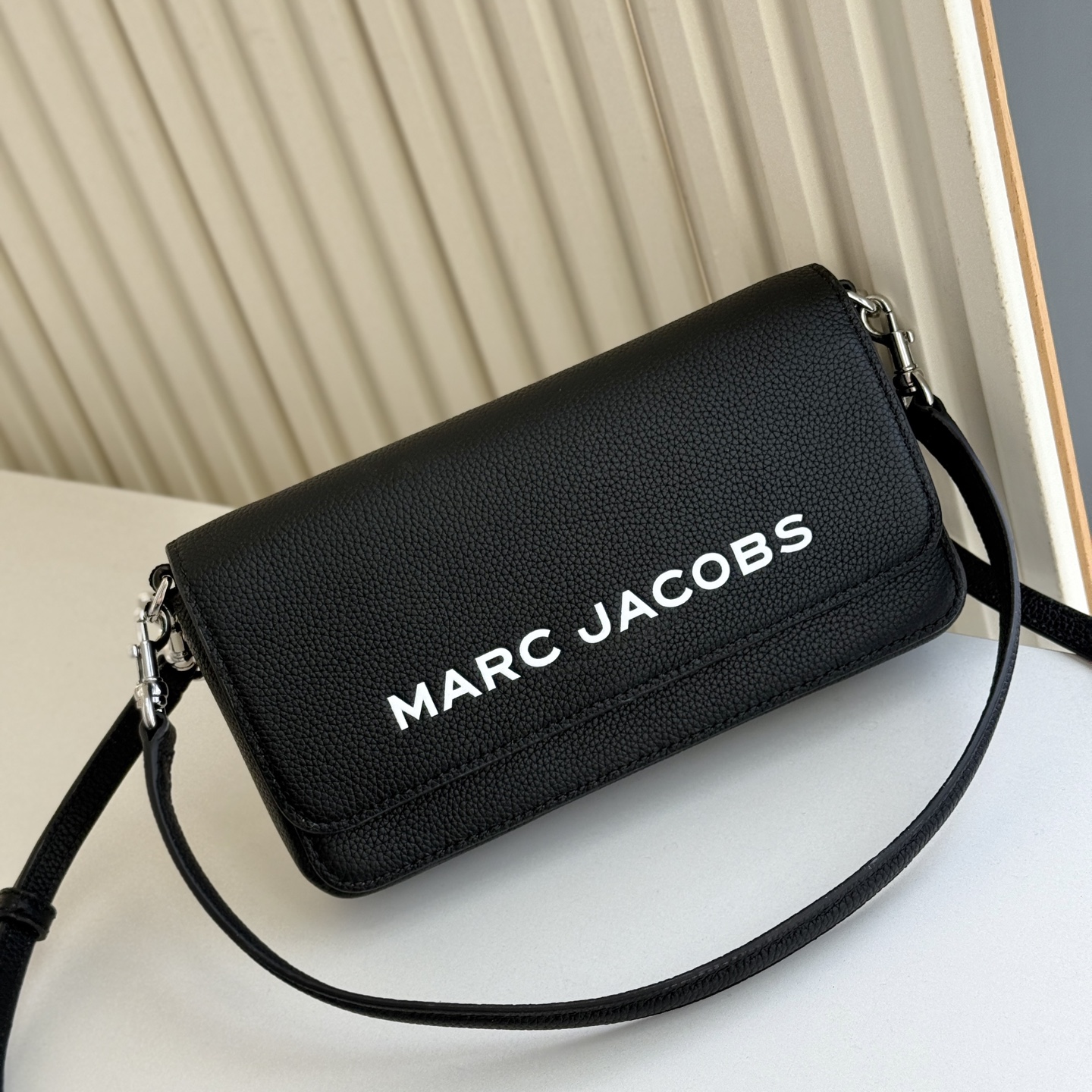 Marc Jacobs MJ 信封包 斜挎包 手提包双肩带设计简单实用