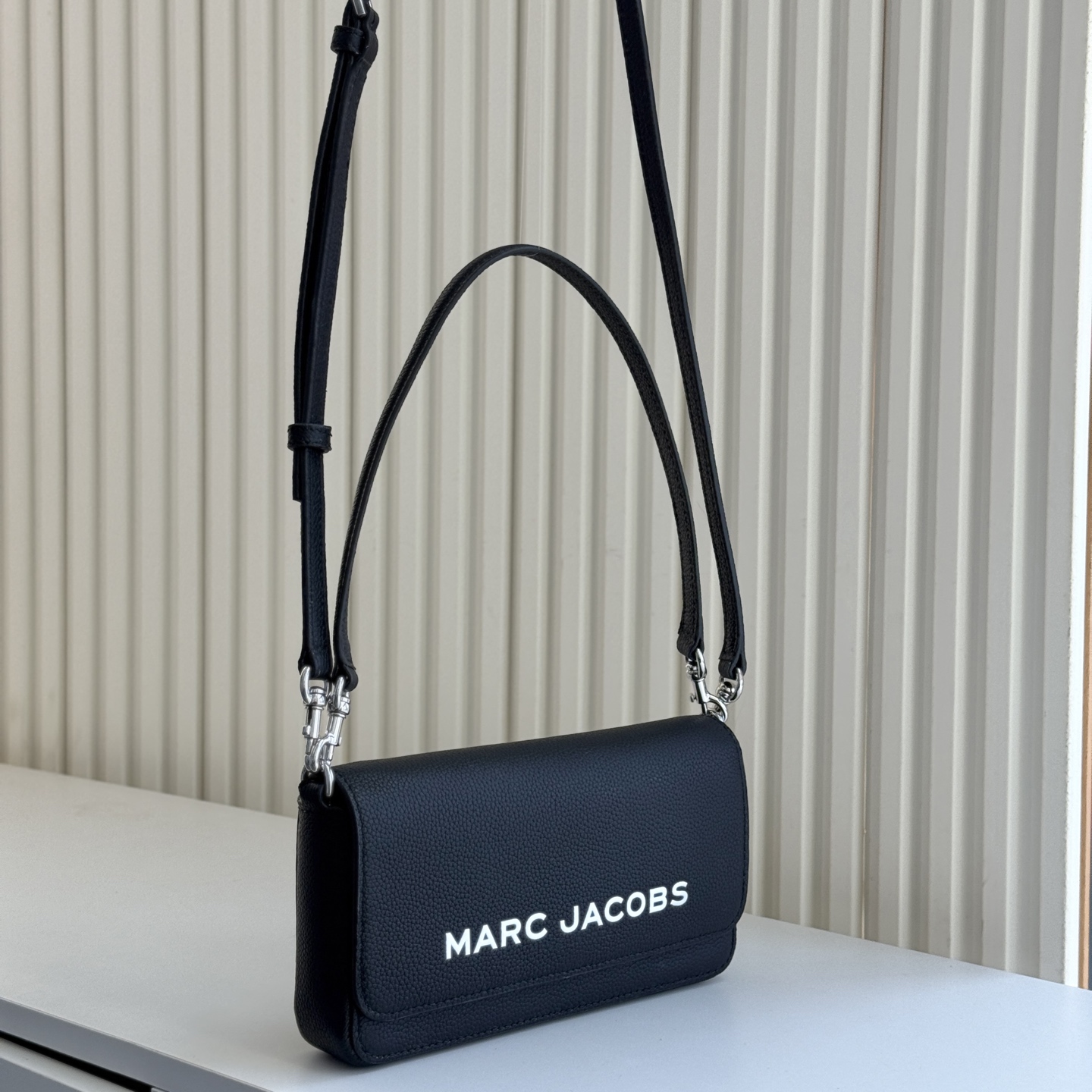 Marc Jacobs MJ 信封包 斜挎包 手提包双肩带设计简单实用