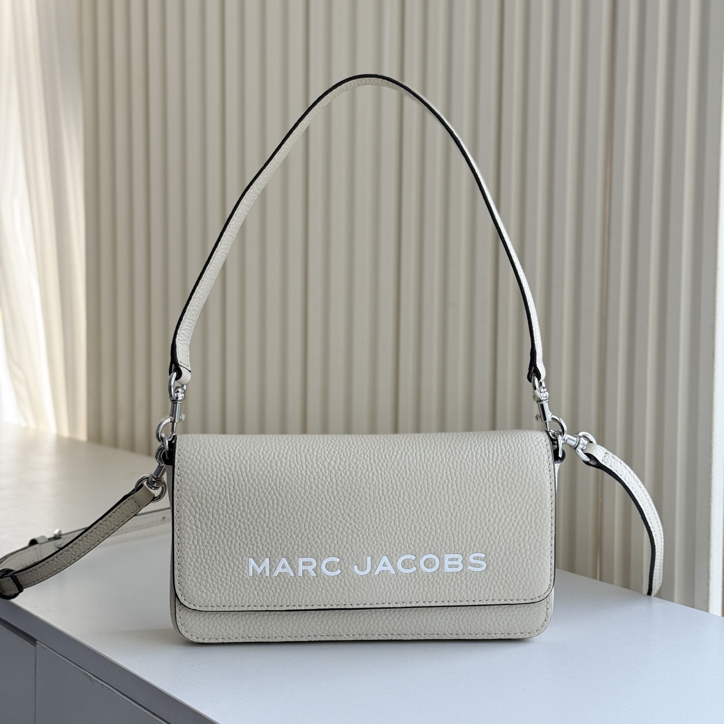 Marc Jacobs MJ 信封包 斜挎包 手提包双肩带设计简单实用
