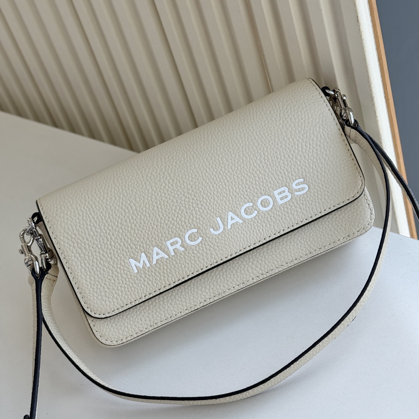 Marc Jacobs MJ 信封包 斜挎包 手提包双肩带设计简单实用