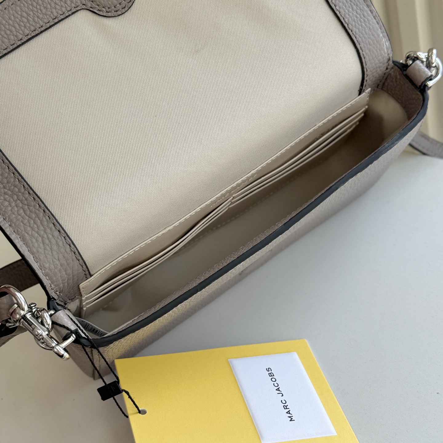 Marc Jacobs MJ 信封包 斜挎包 手提包双肩带设计简单实用