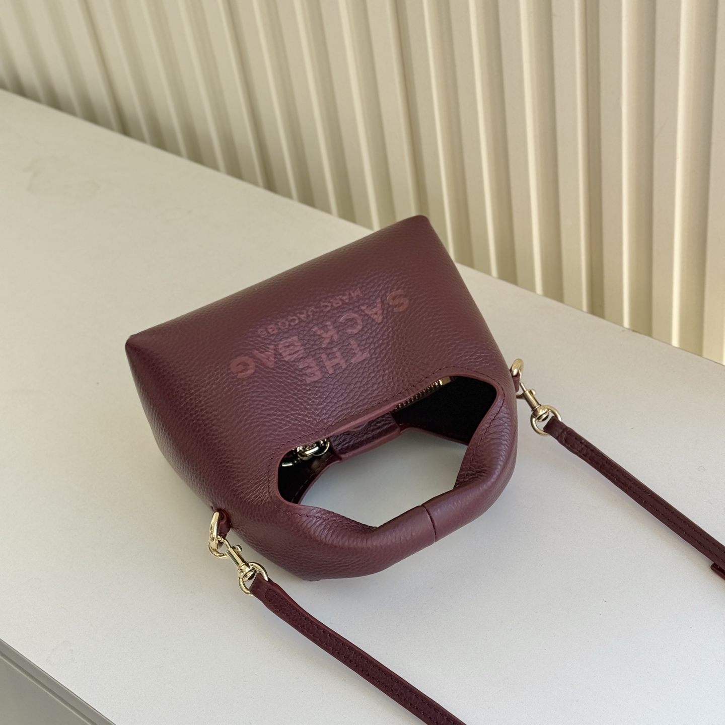 Marc Jacobs MARC JACOBS/莫杰 SACK 迷你 荔枝纹牛皮斜挎包 手拿包 3色