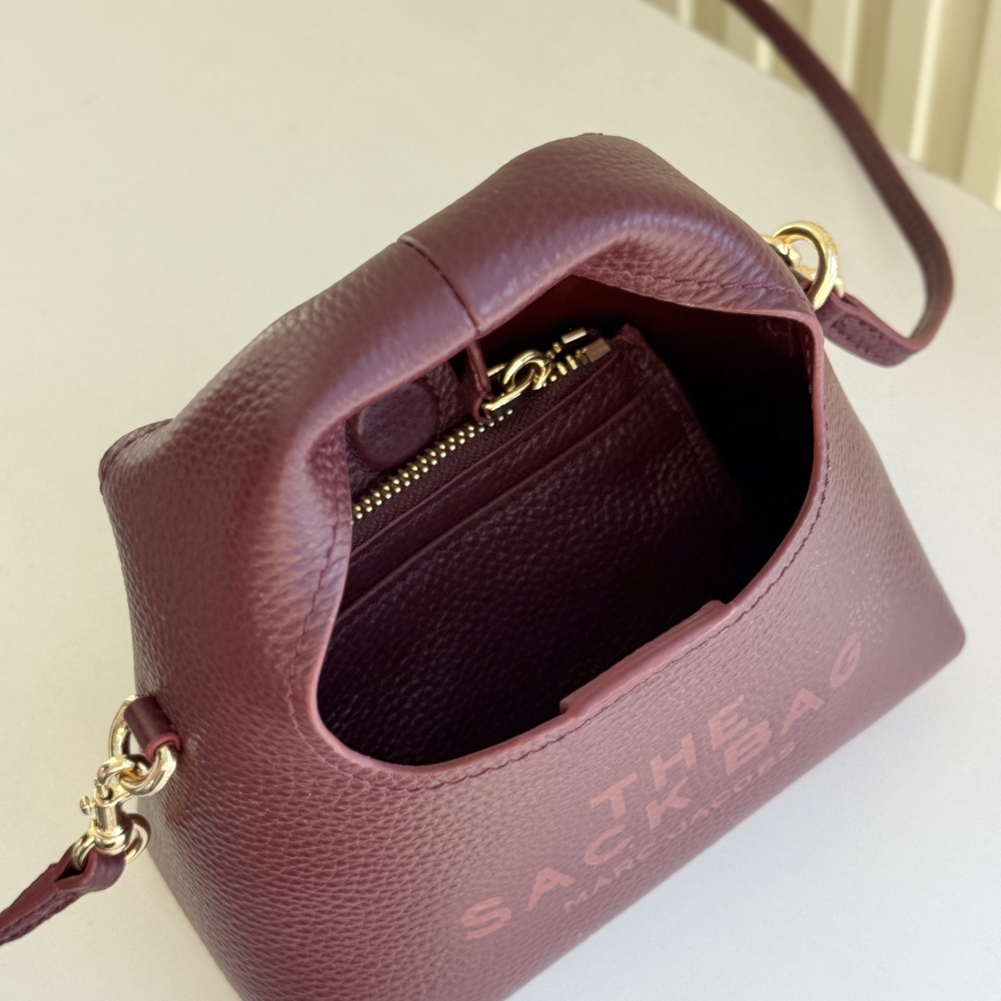 Marc Jacobs MARC JACOBS/莫杰 SACK 迷你 荔枝纹牛皮斜挎包 手拿包 3色