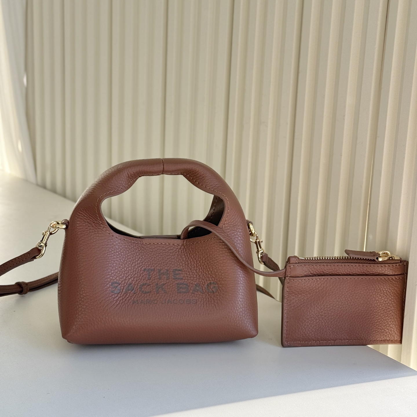 Marc Jacobs MARC JACOBS/莫杰 SACK 迷你 荔枝纹牛皮斜挎包 手拿包 3色
