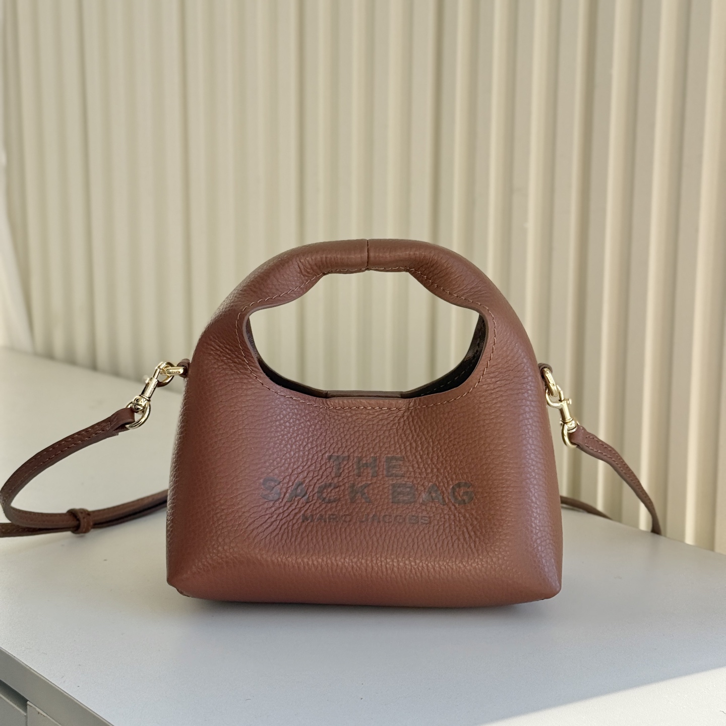Marc Jacobs MARC JACOBS/莫杰 SACK 迷你 荔枝纹牛皮斜挎包 手拿包 3色