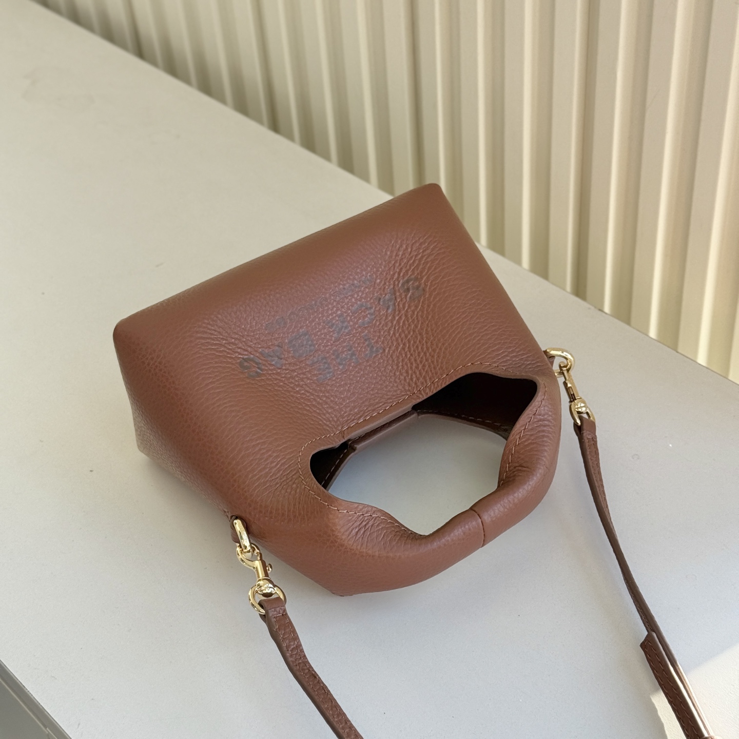 Marc Jacobs MARC JACOBS/莫杰 SACK 迷你 荔枝纹牛皮斜挎包 手拿包 3色