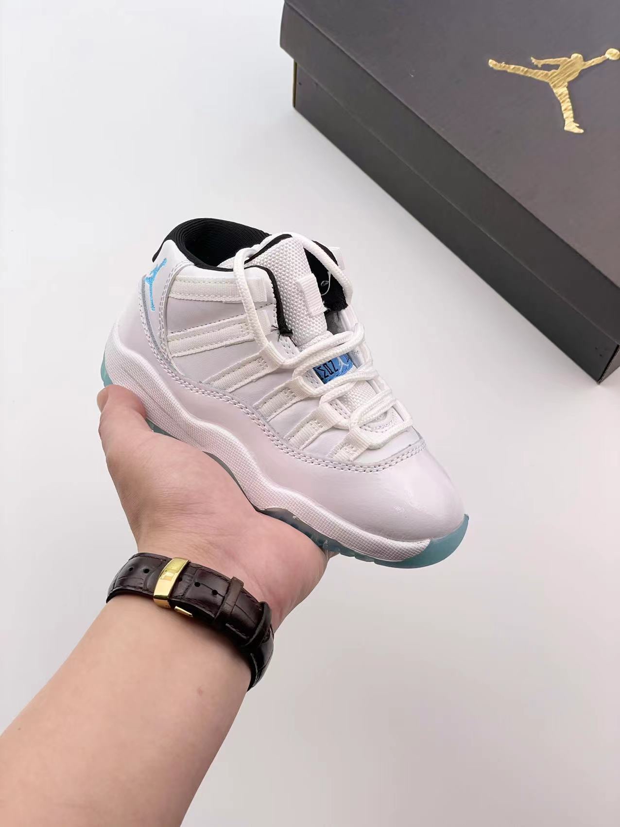 图片[3]-🈴乔11高帮儿童板鞋🌟 22-37码 入秋高帮板鞋安排起来💫小盆友要时尚当然也要穿得舒服，穿一次就沦陷，拼色百搭，想怎么搭都有型柔韧软底，轻松玩耍和一整天-选品中心