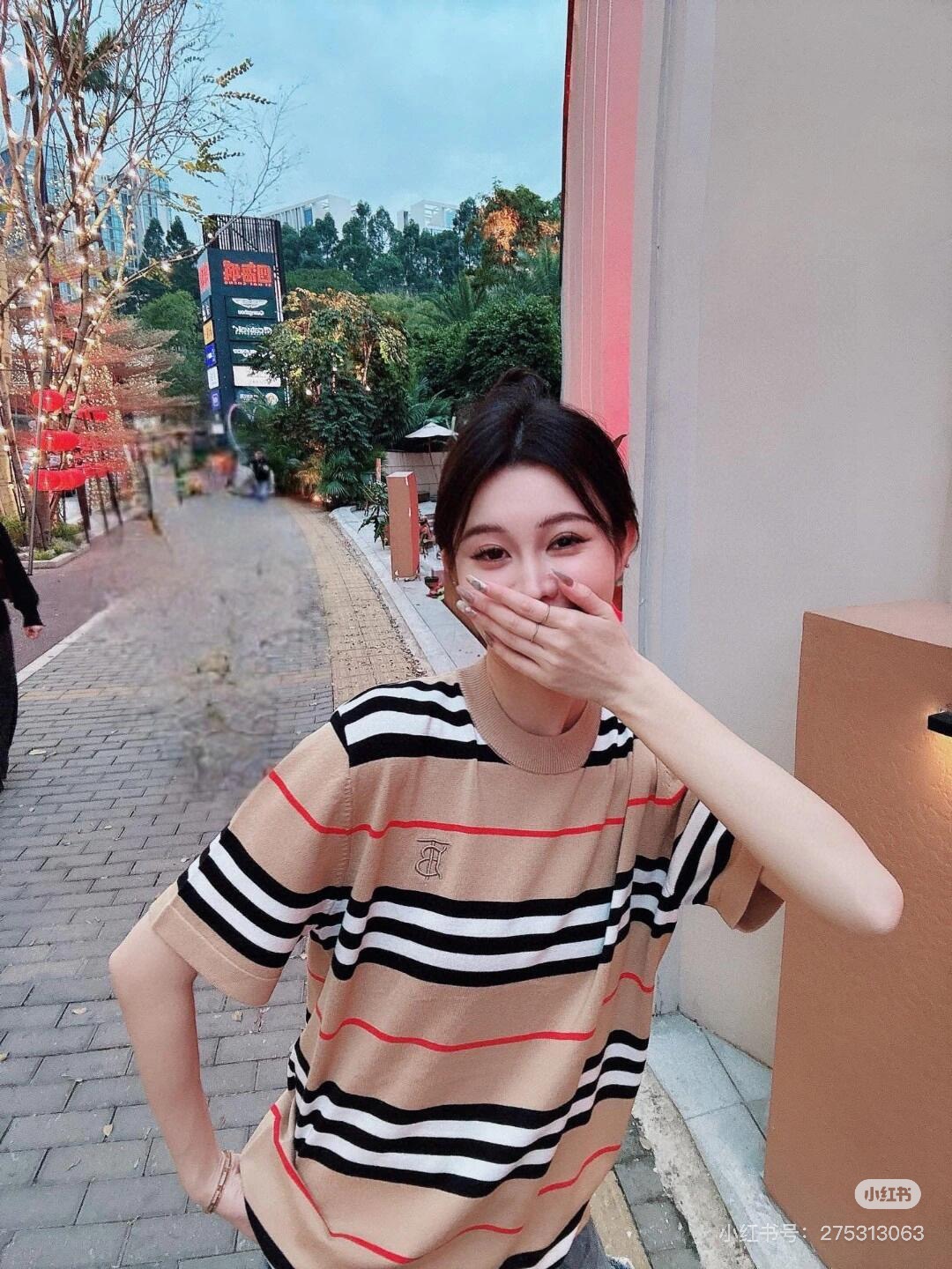 Burberry/巴宝莉24ss春夏新款条纹拼接针织短袖T恤 上身效果#