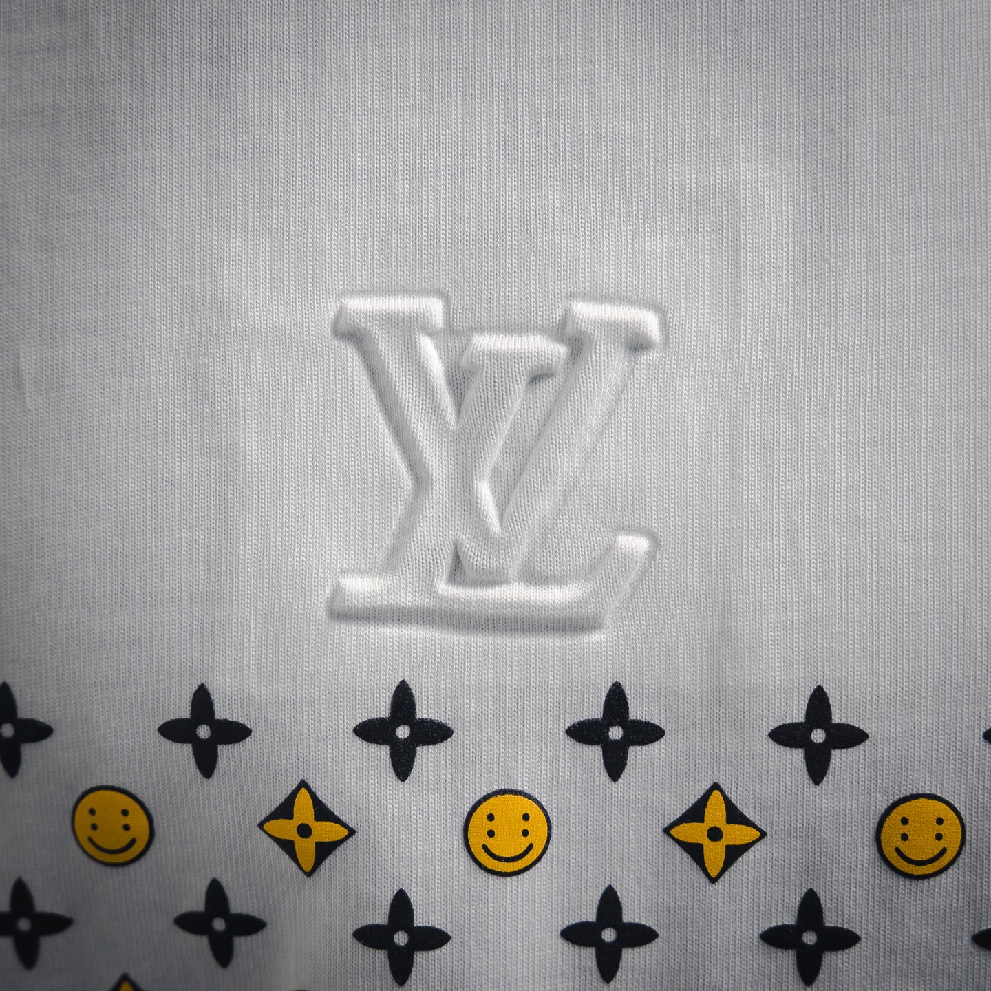 LOUIS VUITTON/路易威登LV 笑脸浮雕徽标短袖T恤