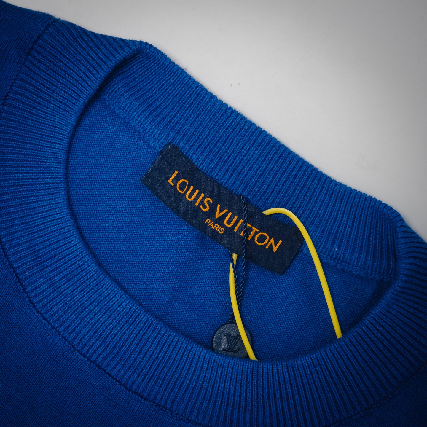 Louis Vuitton/路易威登 25Fw 新款 提花袖毛织短袖-Chinese UA Cheap High Quatity Brand Clothes Bags handbags Sneakers wholesale wholesaler seller from China Factory suppliers Fashion Clothing Shoes best Quality Beautiful Price Louis Vuitton/路易威登 25Fw 新款 提花袖毛织短袖