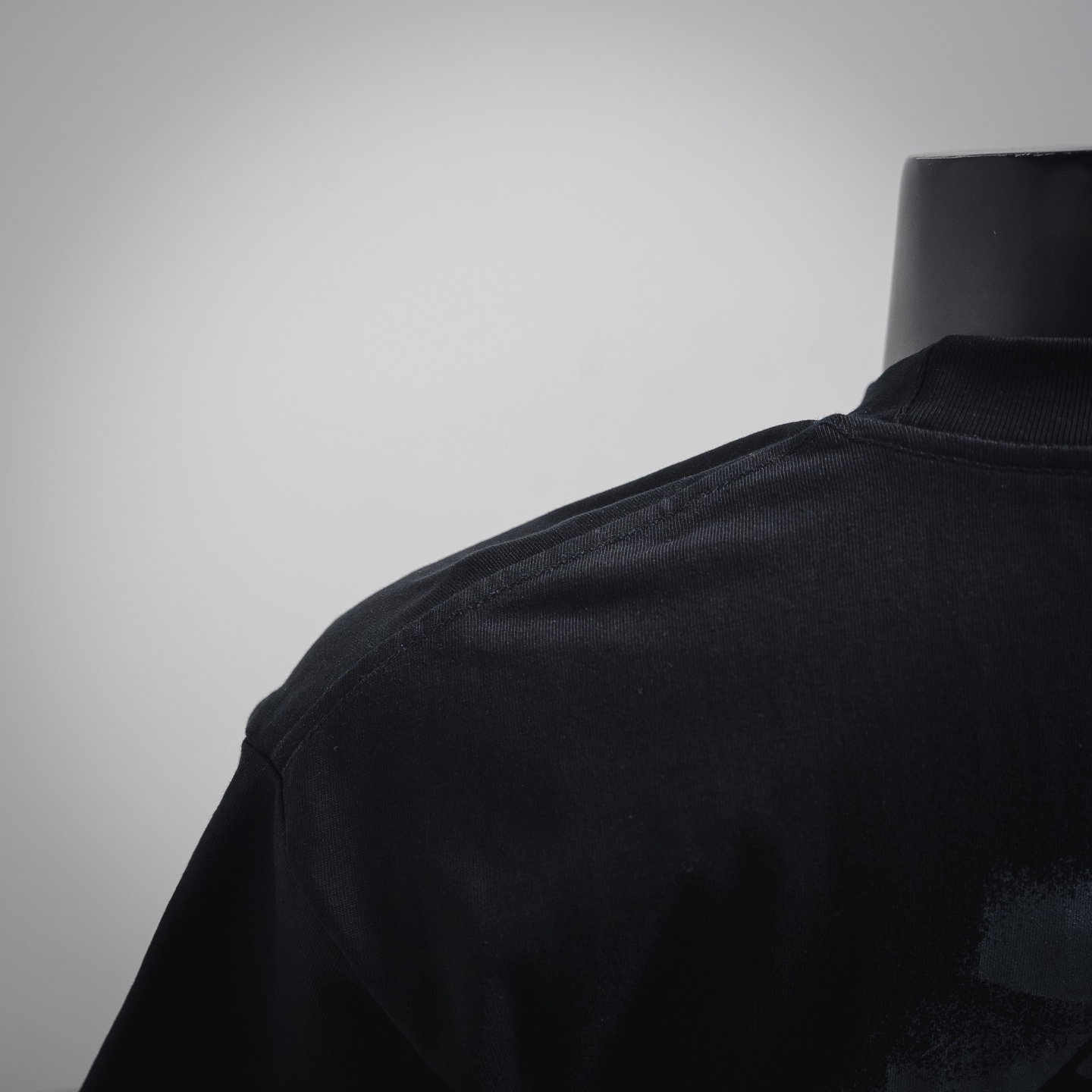 LOUIS VUITTON路易威登 LV霓虹标识短袖T恤-Chinese UA Cheap High Quatity Brand Clothes Bags handbags Sneakers wholesale wholesaler seller from China Factory suppliers Fashion Clothing Shoes best Quality Beautiful Price LOUIS VUITTON路易威登 LV霓虹标识短袖T恤