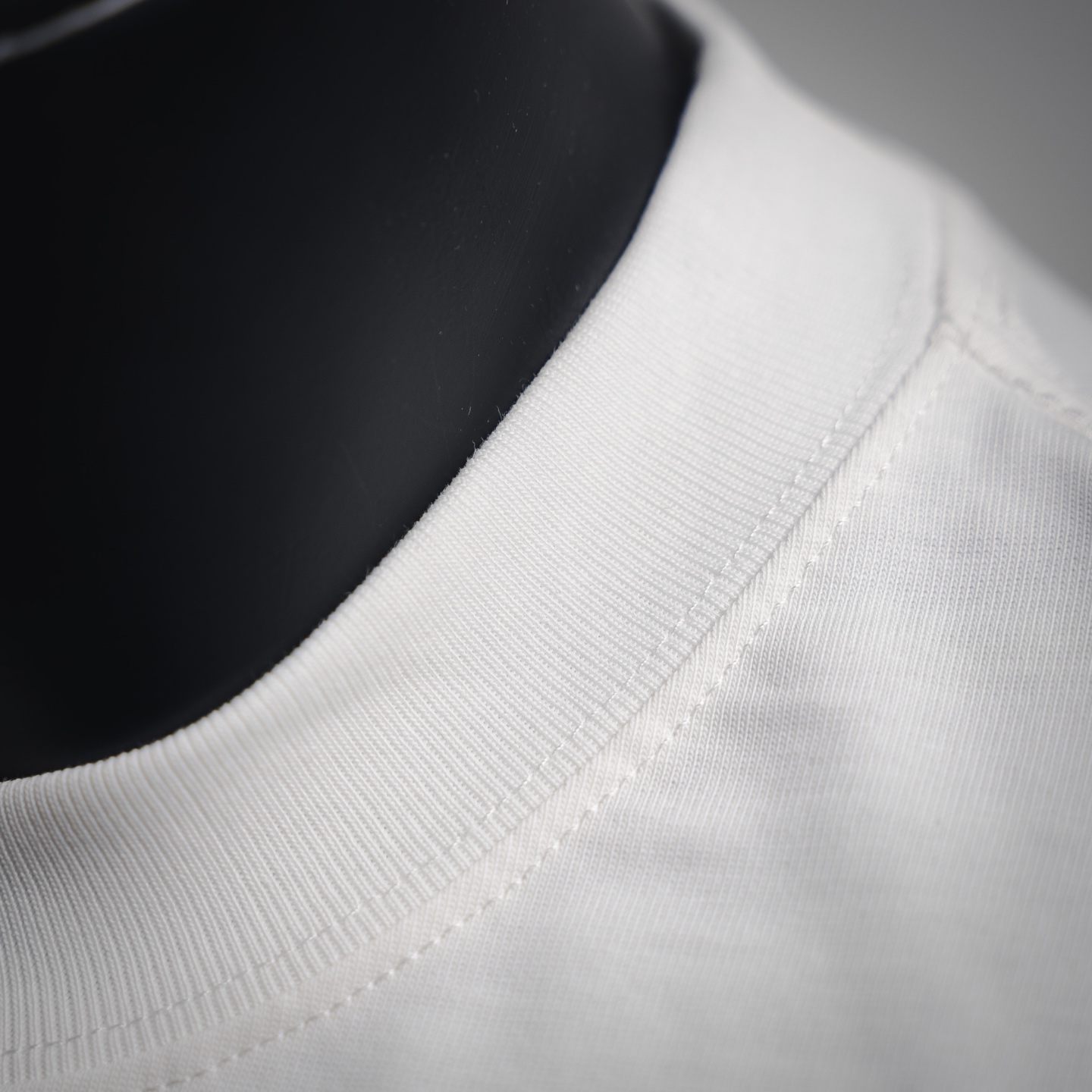 Louis Vuitton/路易威登 25ss 椰树字母logo发泡印花短袖 黑色 白色