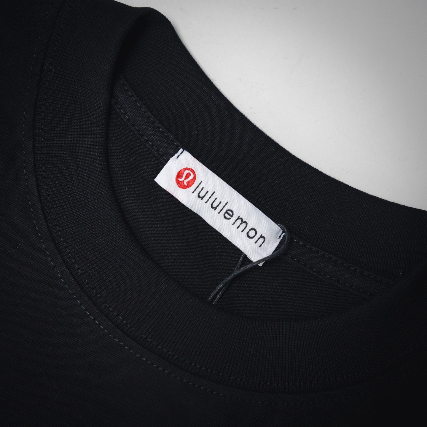 Lululemon露露圆圈字母标识印花圆领短袖T恤