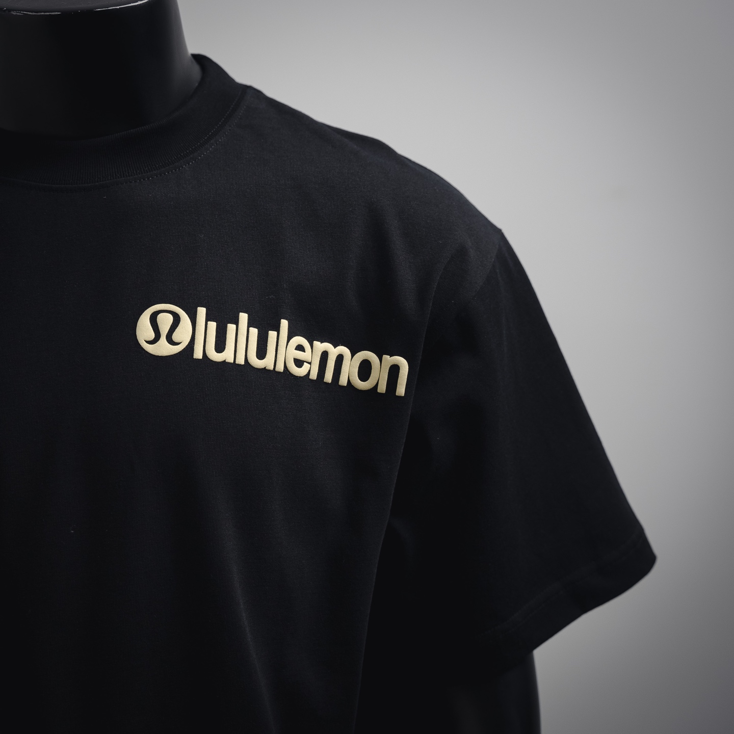 Lululemon露露25ss发泡logo标识圆领短袖T恤
