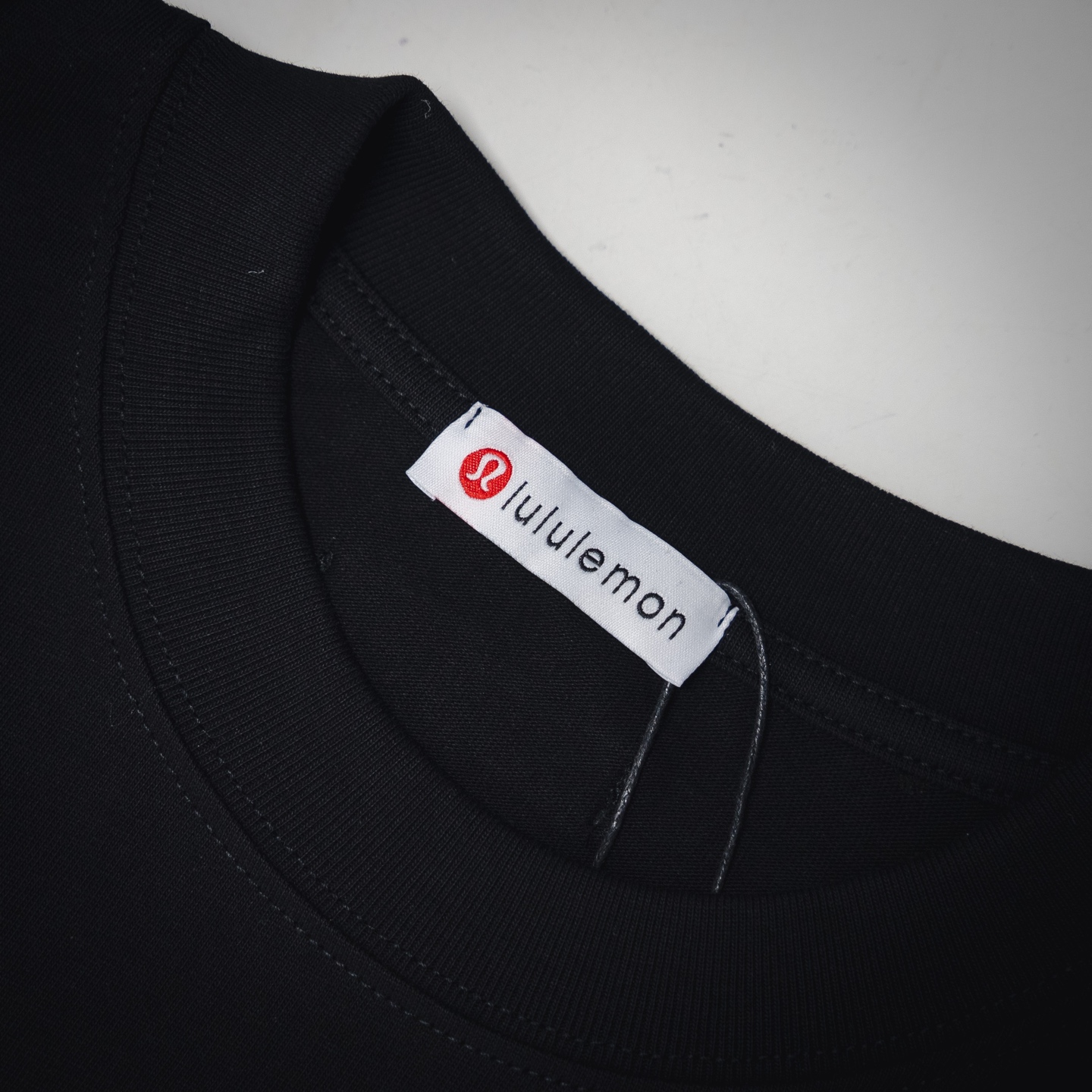 Lululemon露露25ss发泡logo标识圆领短袖T恤