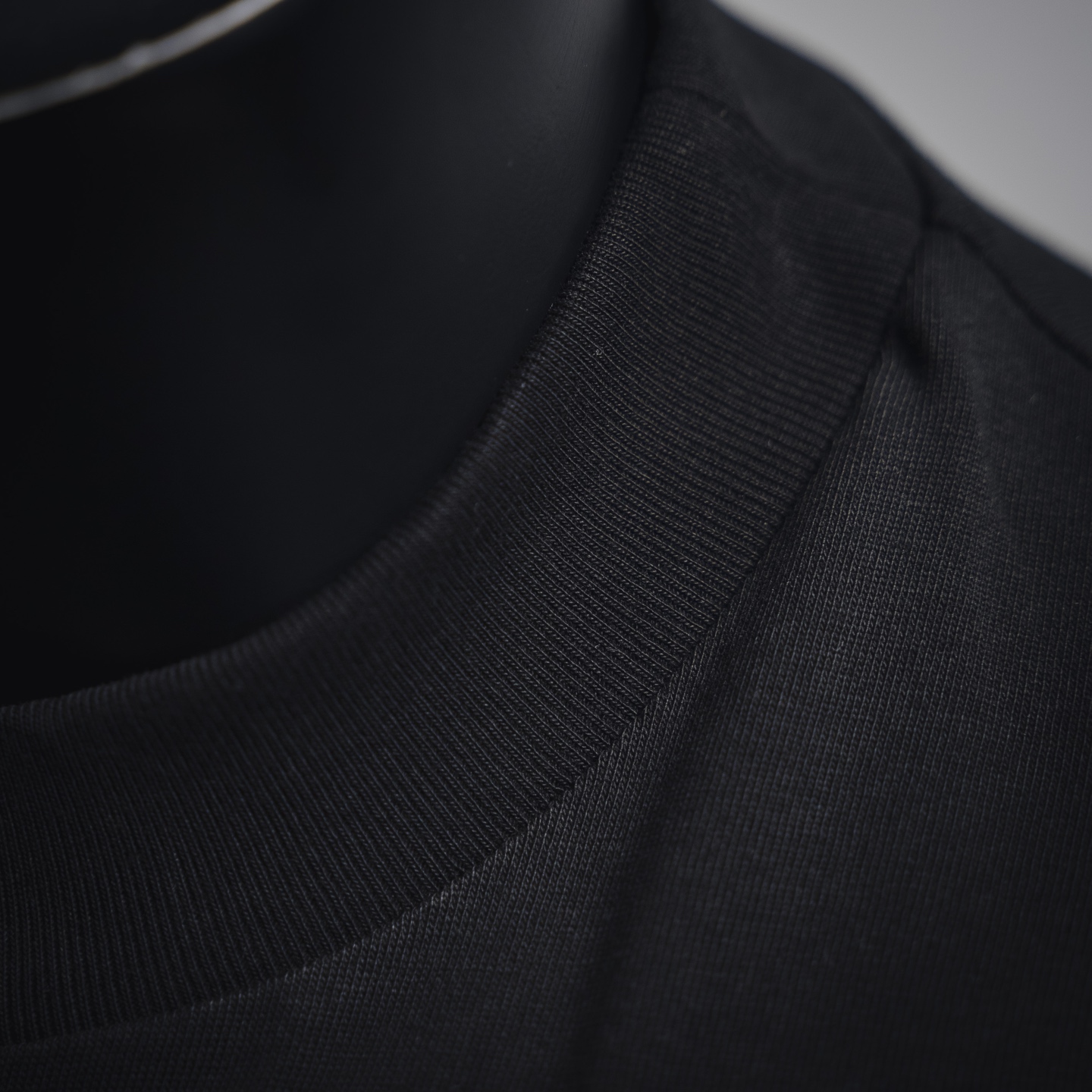 Fear of God Essentials FALL24 校园HOLIDAY系列 Jersey Crewneck Tee 字母Logo印花基础圆领休闲短袖T恤
