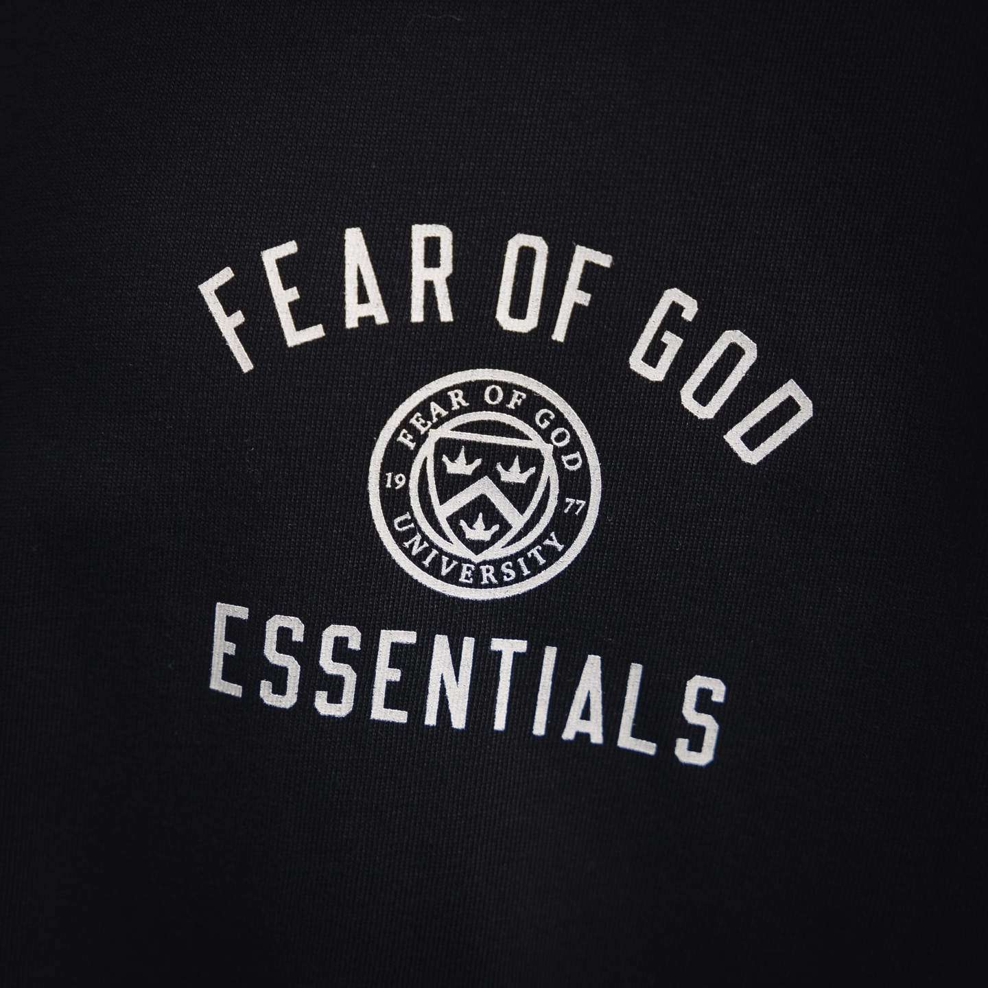Fear of God Essentials FALL24 校园HOLIDAY系列 Jersey Crewneck Tee 字母Logo印花基础圆领休闲短袖T恤