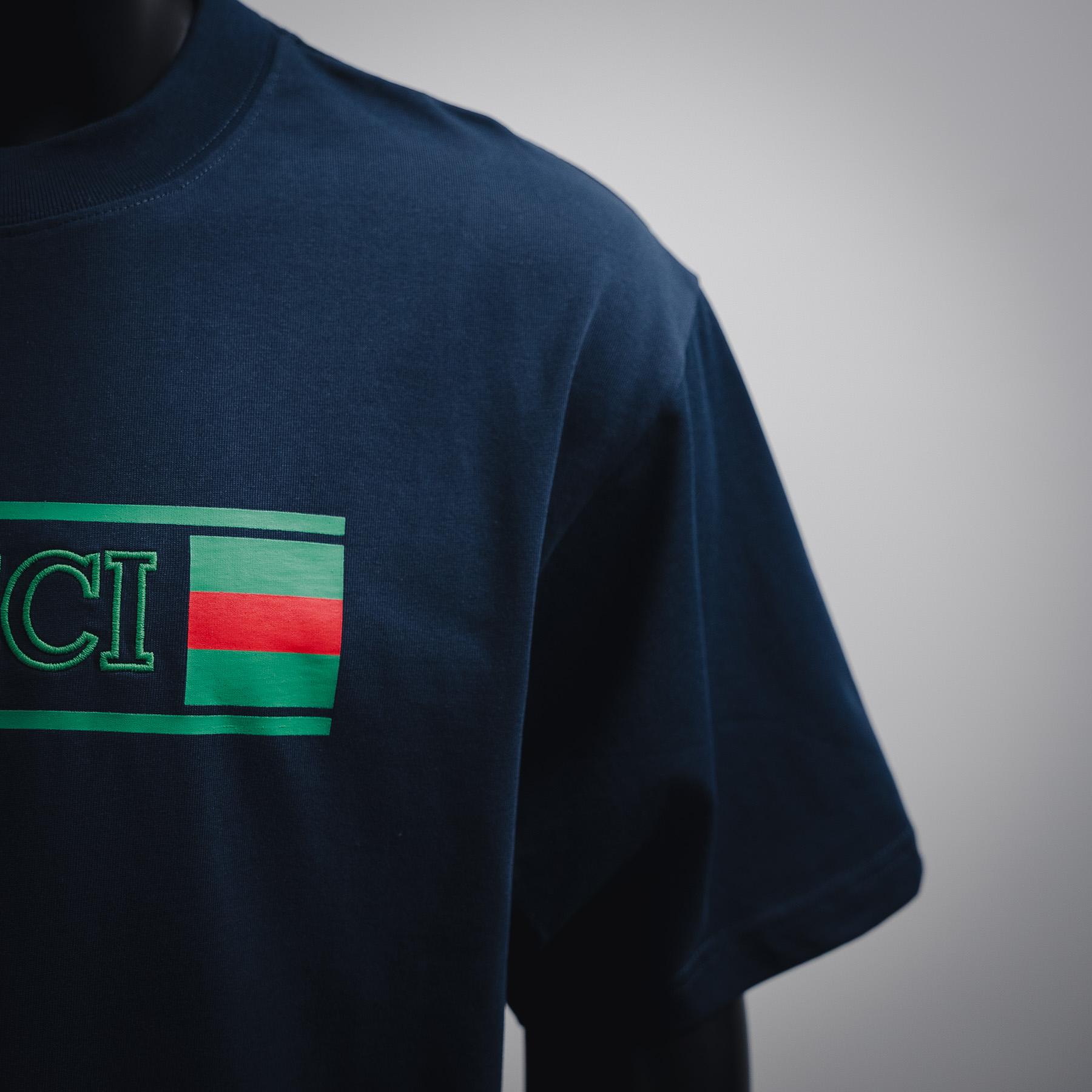 (刺绣版) Gucci/古驰 25ss 镂空字母刺绣logo短袖T恤