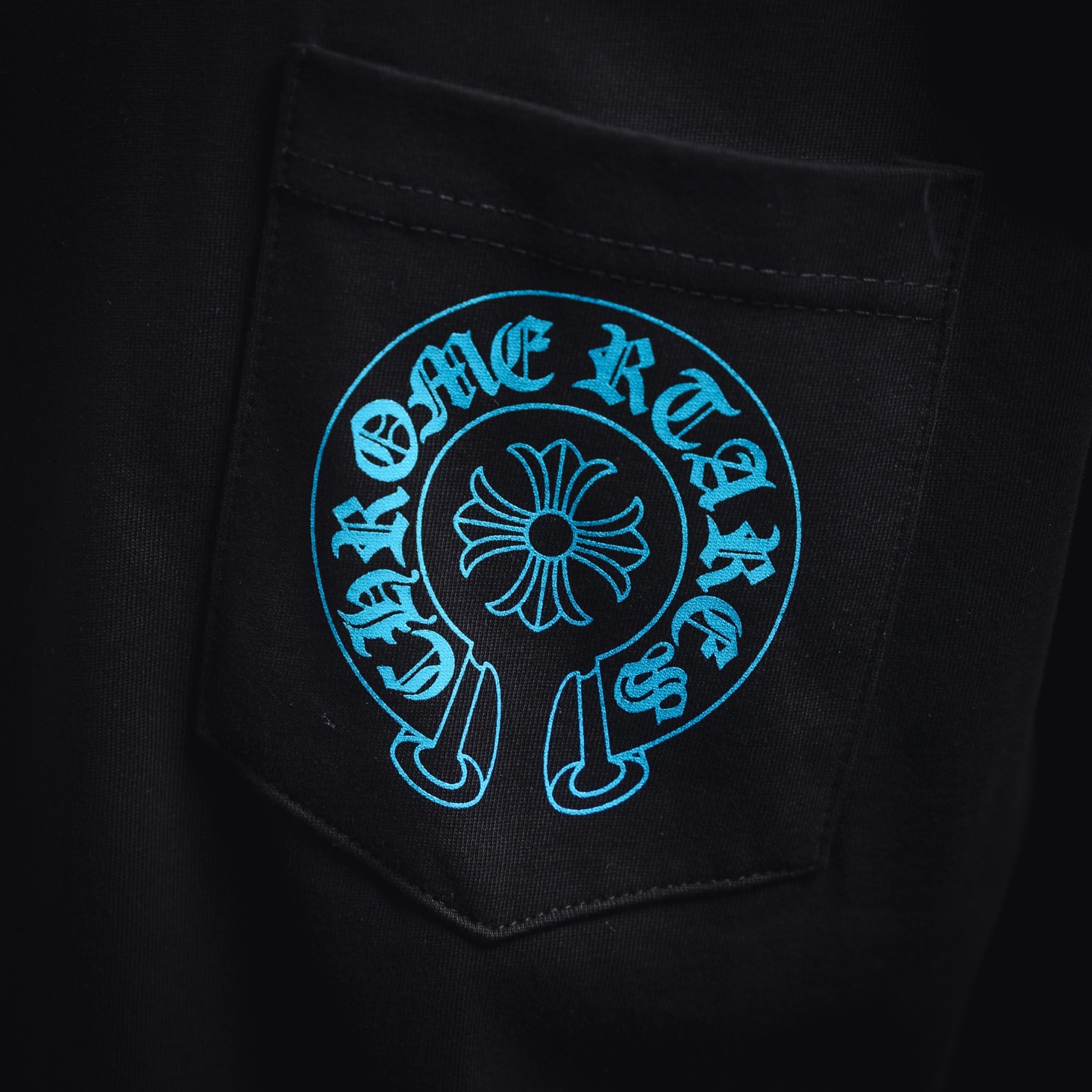 Chrome Hearts克罗心25ss 后背重叠蓝色十字架印花短袖T恤 黑色 白色