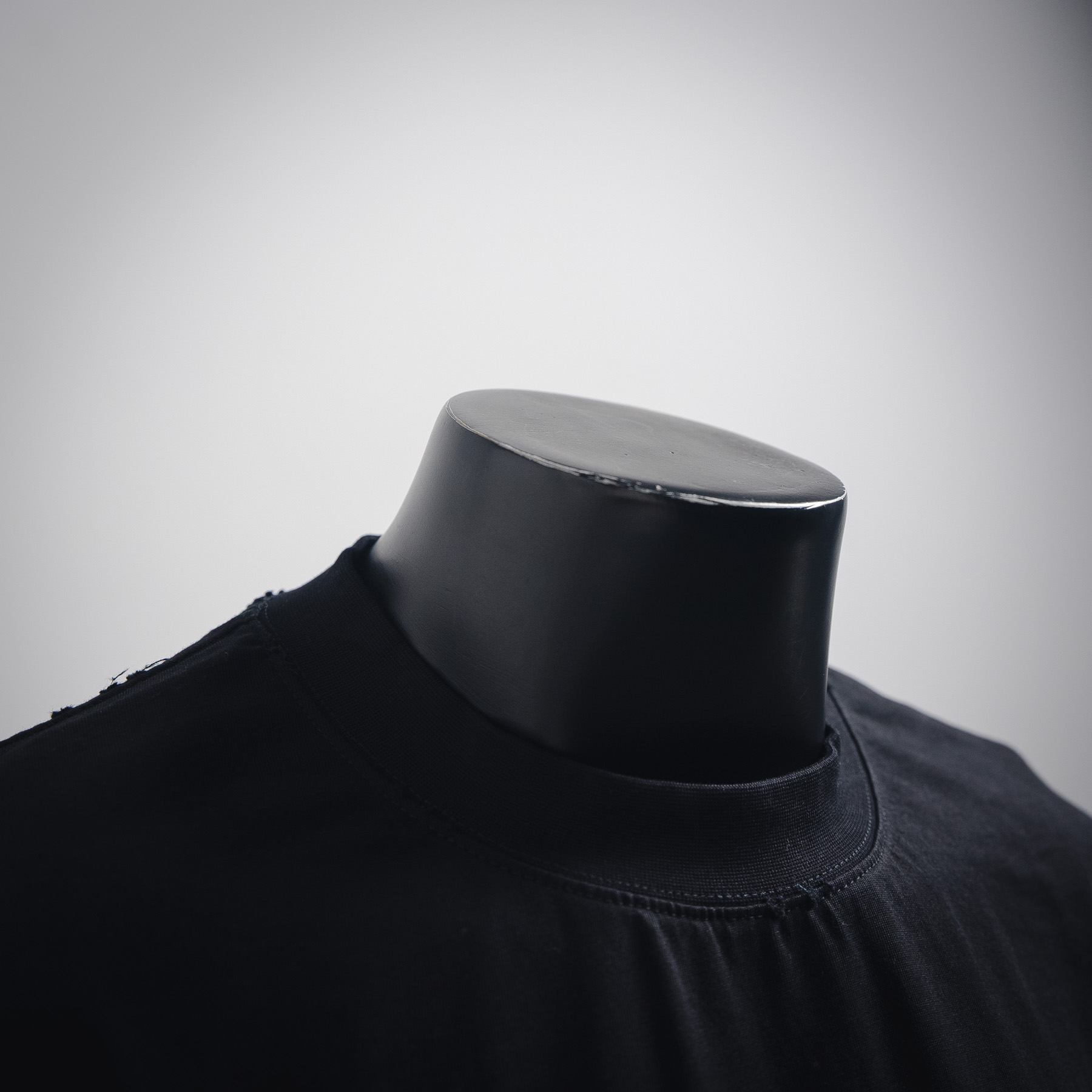 Balenciaga/巴黎世家 25ss金沙闪粉割破工艺短袖T恤