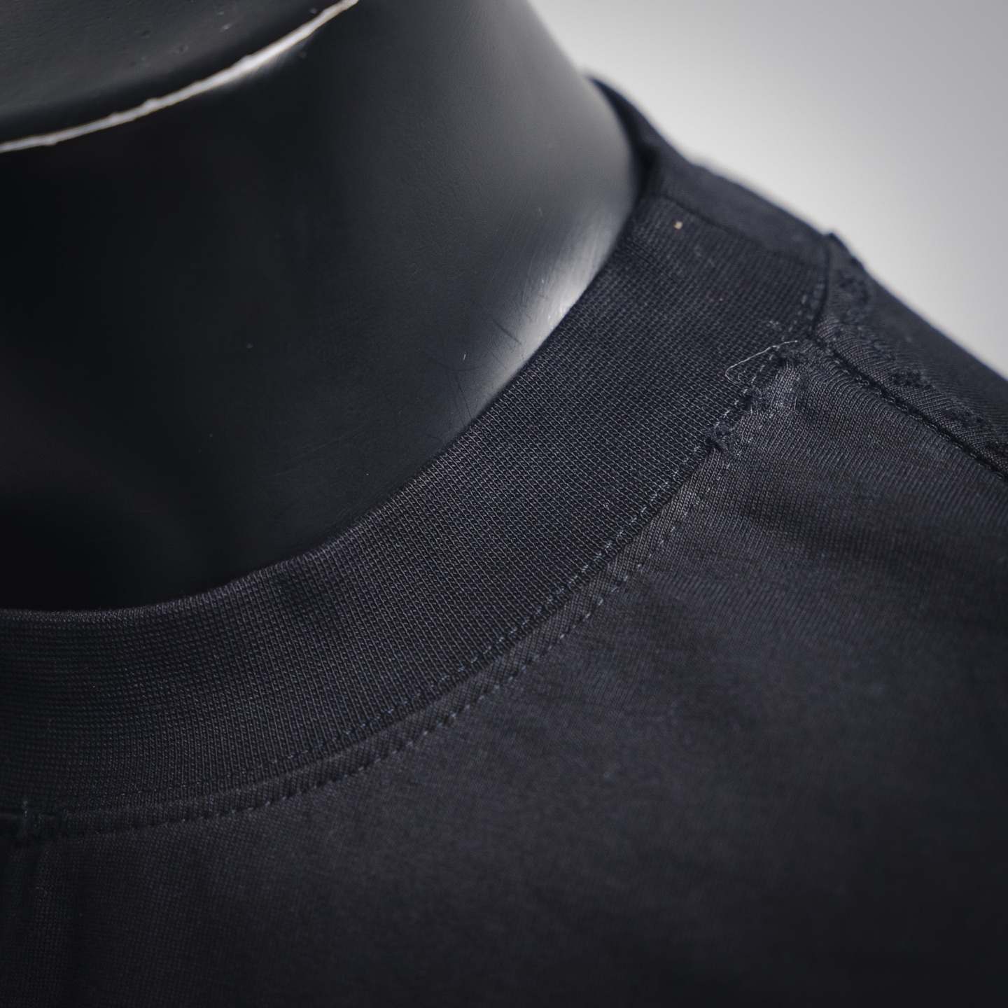 Balenciaga/巴黎世家 25ss金沙闪粉割破工艺短袖T恤