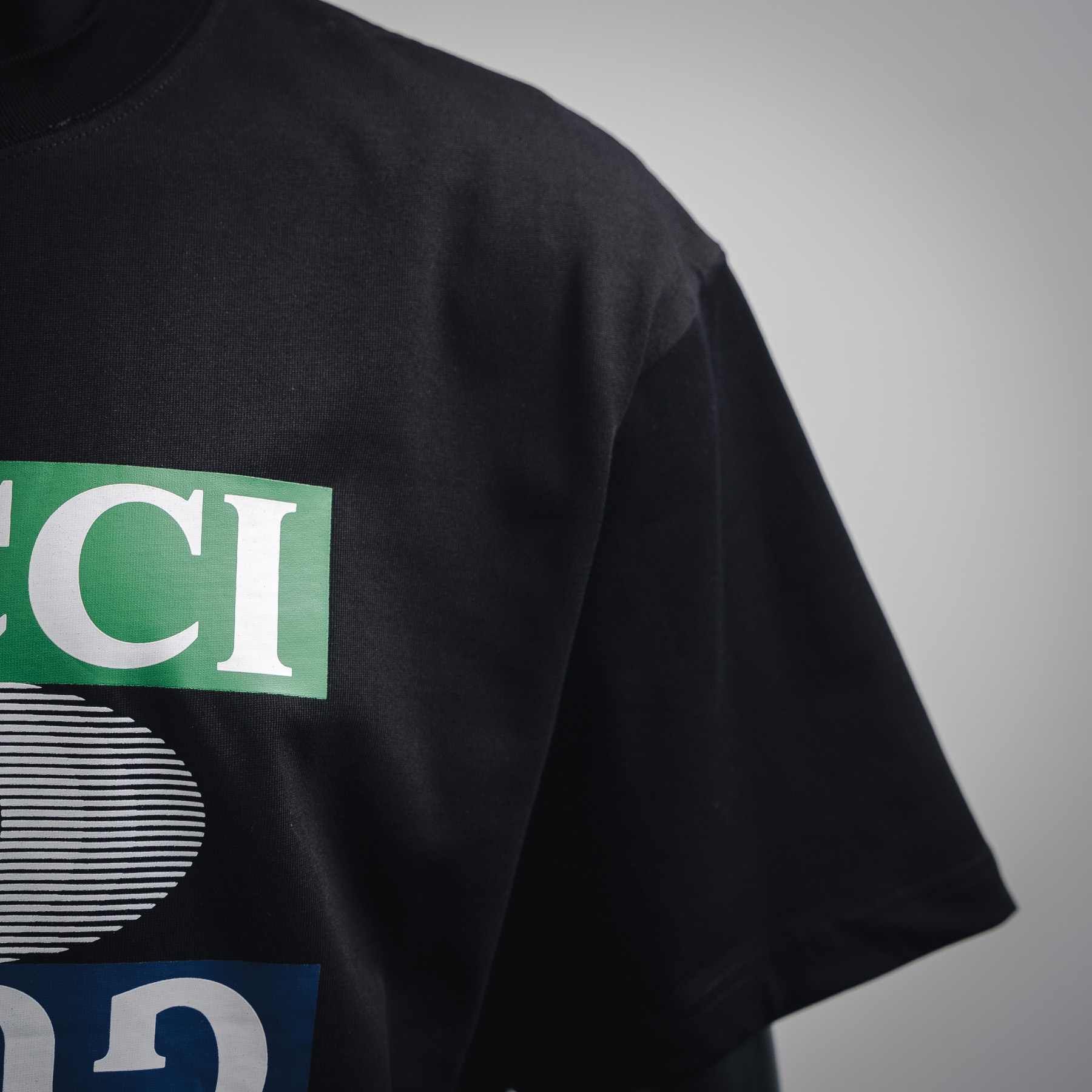 Gucci/古驰2025简约颠倒字母logo图案短袖T恤