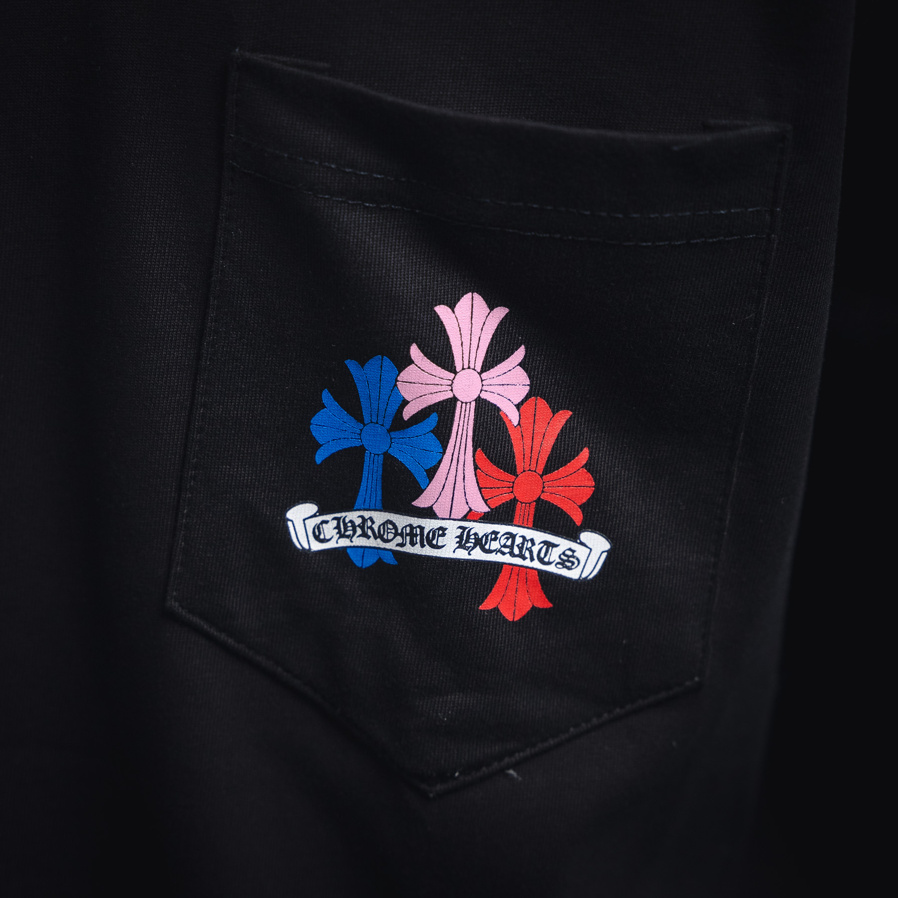 Chrome Hearts 克罗心 23SS 彩色十字架印花短袖T恤 黑色 白色-Chinese UA Cheap High Quatity Brand Clothes Bags handbags Sneakers wholesale wholesaler seller from China Factory suppliers Fashion Clothing Shoes best Quality Beautiful Price Chrome Hearts 克罗心 23SS 彩色十字架印花短袖T恤 黑色 白色