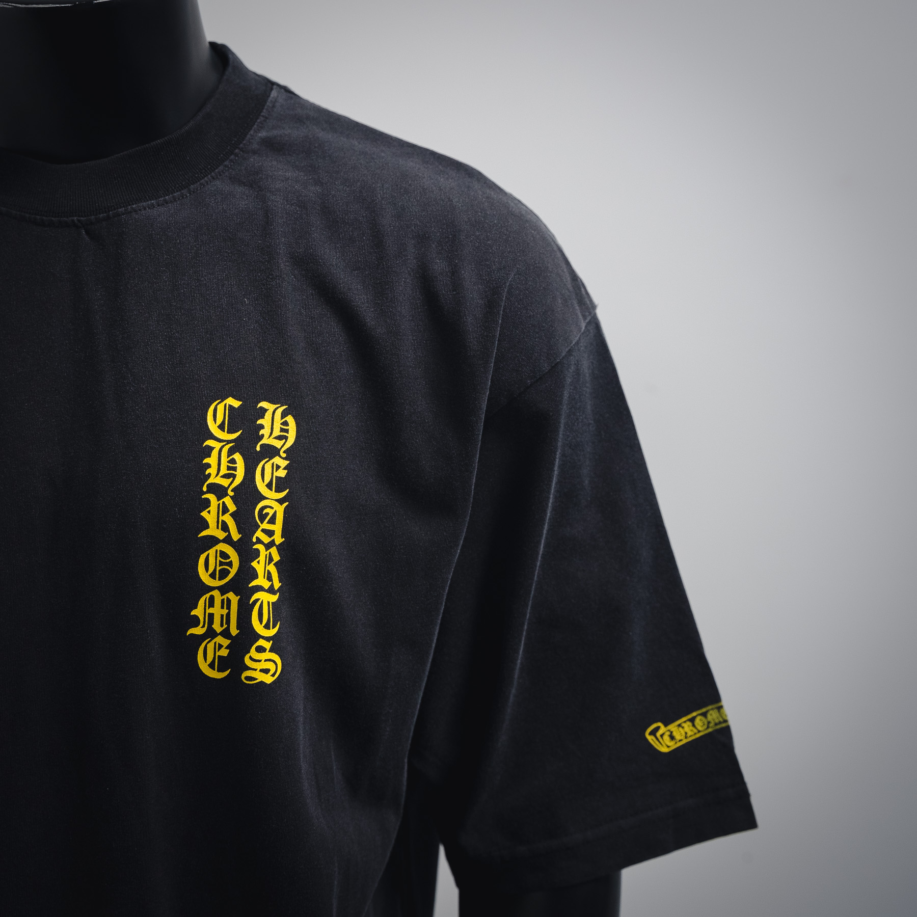 CHROME HEARTS克罗心CH 25新款 20周年香港限定金色闪粉短袖T恤 黑色-Chinese UA Cheap High Quatity Brand Clothes Bags handbags Sneakers wholesale wholesaler seller from China Factory suppliers Fashion Clothing Shoes best Quality Beautiful Price CHROME HEARTS克罗心CH 25新款 20周年香港限定金色闪粉短袖T恤 黑色