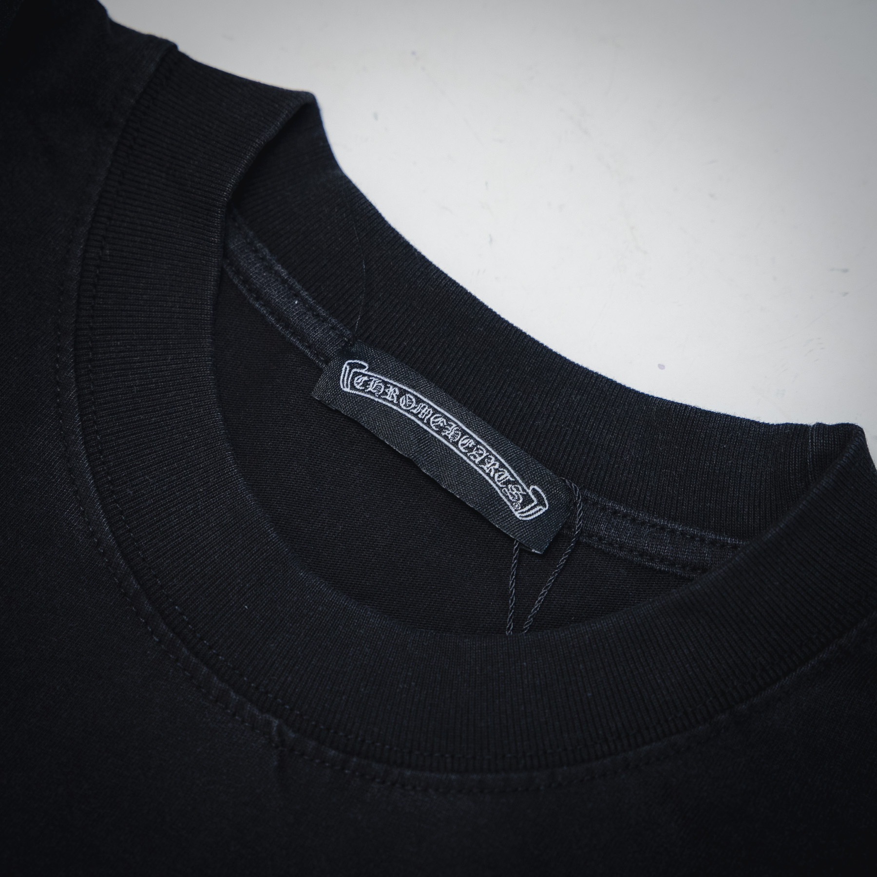 CHROME HEARTS克罗心CH 25新款 20周年香港限定金色闪粉短袖T恤 黑色-Chinese UA Cheap High Quatity Brand Clothes Bags handbags Sneakers wholesale wholesaler seller from China Factory suppliers Fashion Clothing Shoes best Quality Beautiful Price CHROME HEARTS克罗心CH 25新款 20周年香港限定金色闪粉短袖T恤 黑色