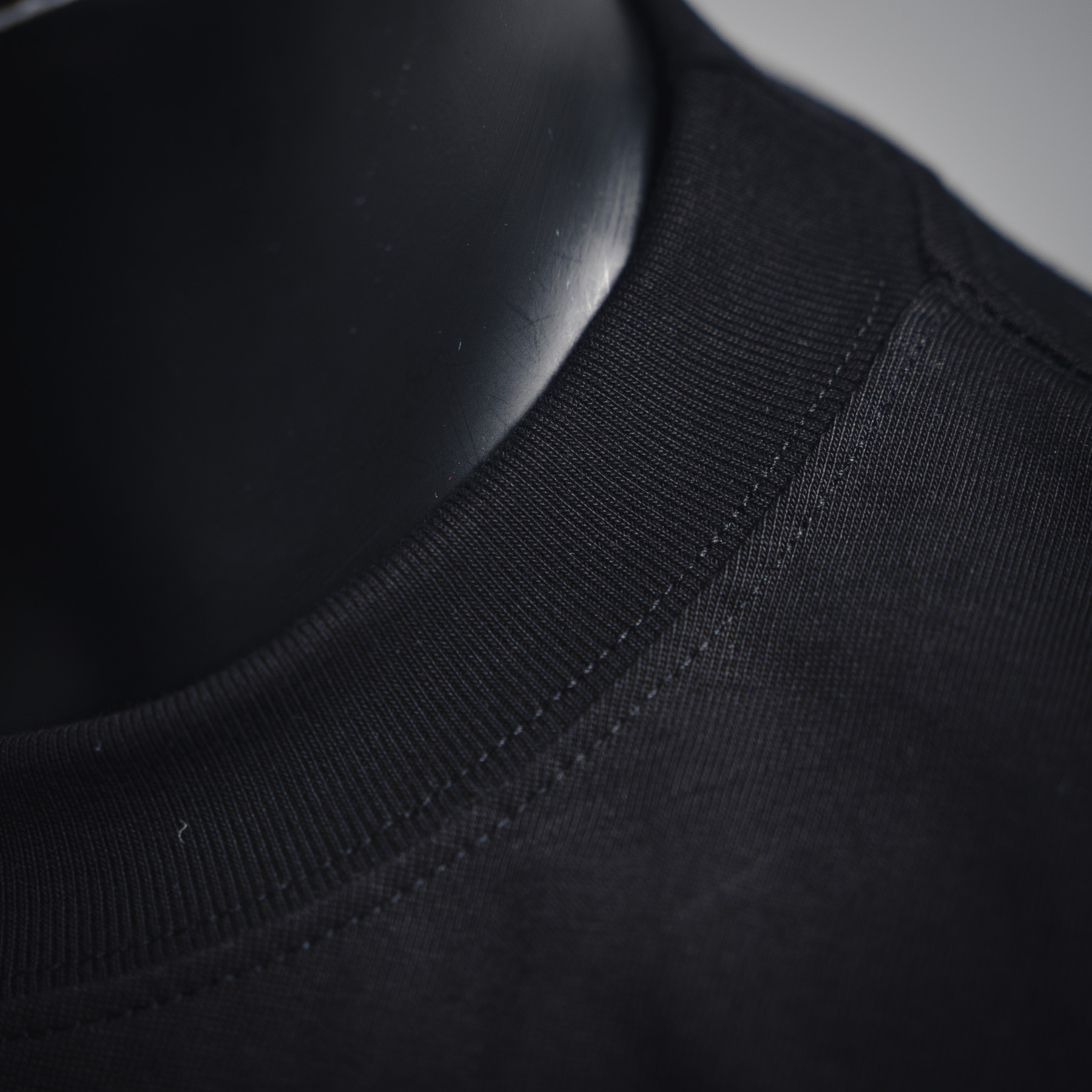 Moncler/蒙口2025ss手绘大logo印花短袖T恤