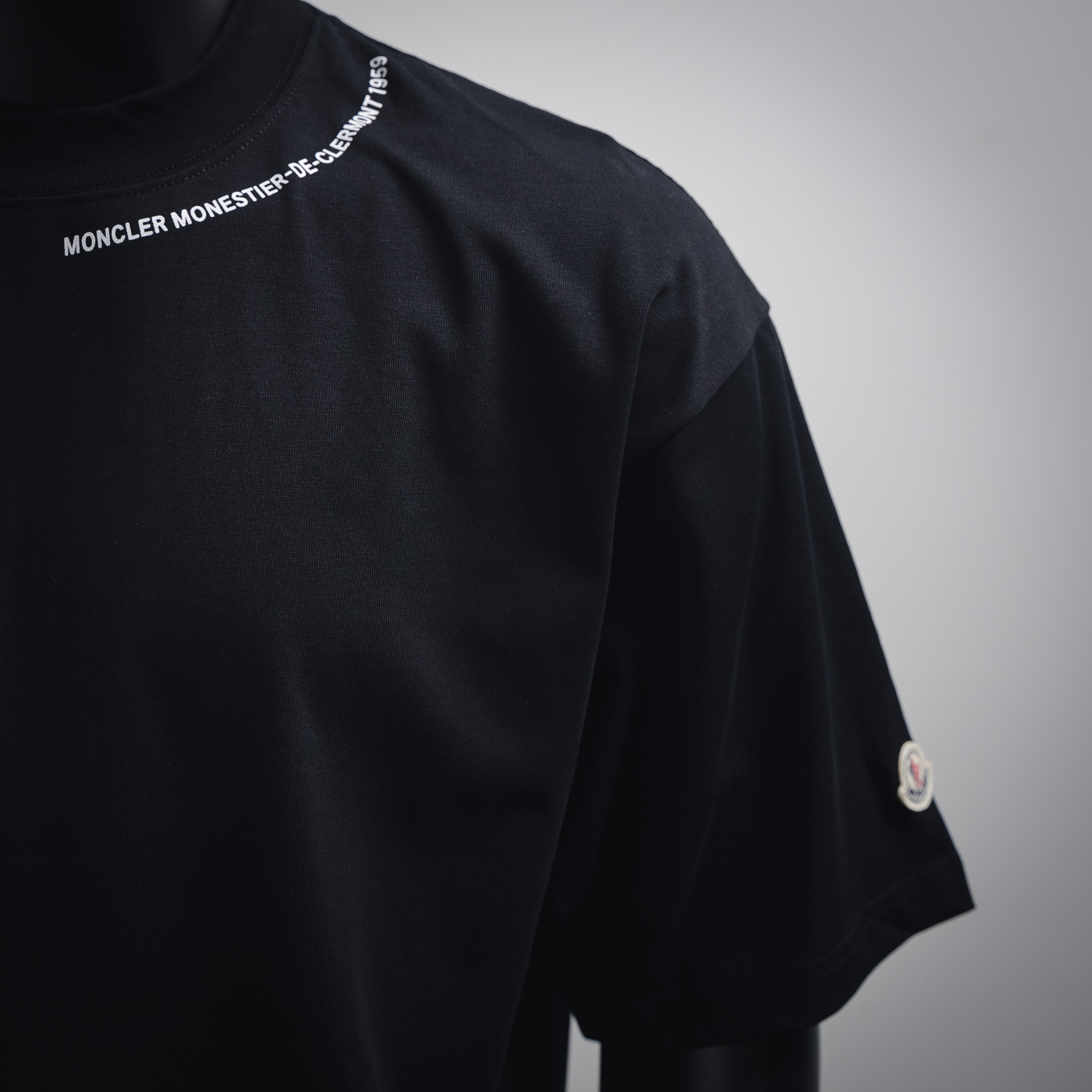 Moncler/蒙口 25ss 领口字母徽标印花短袖T恤