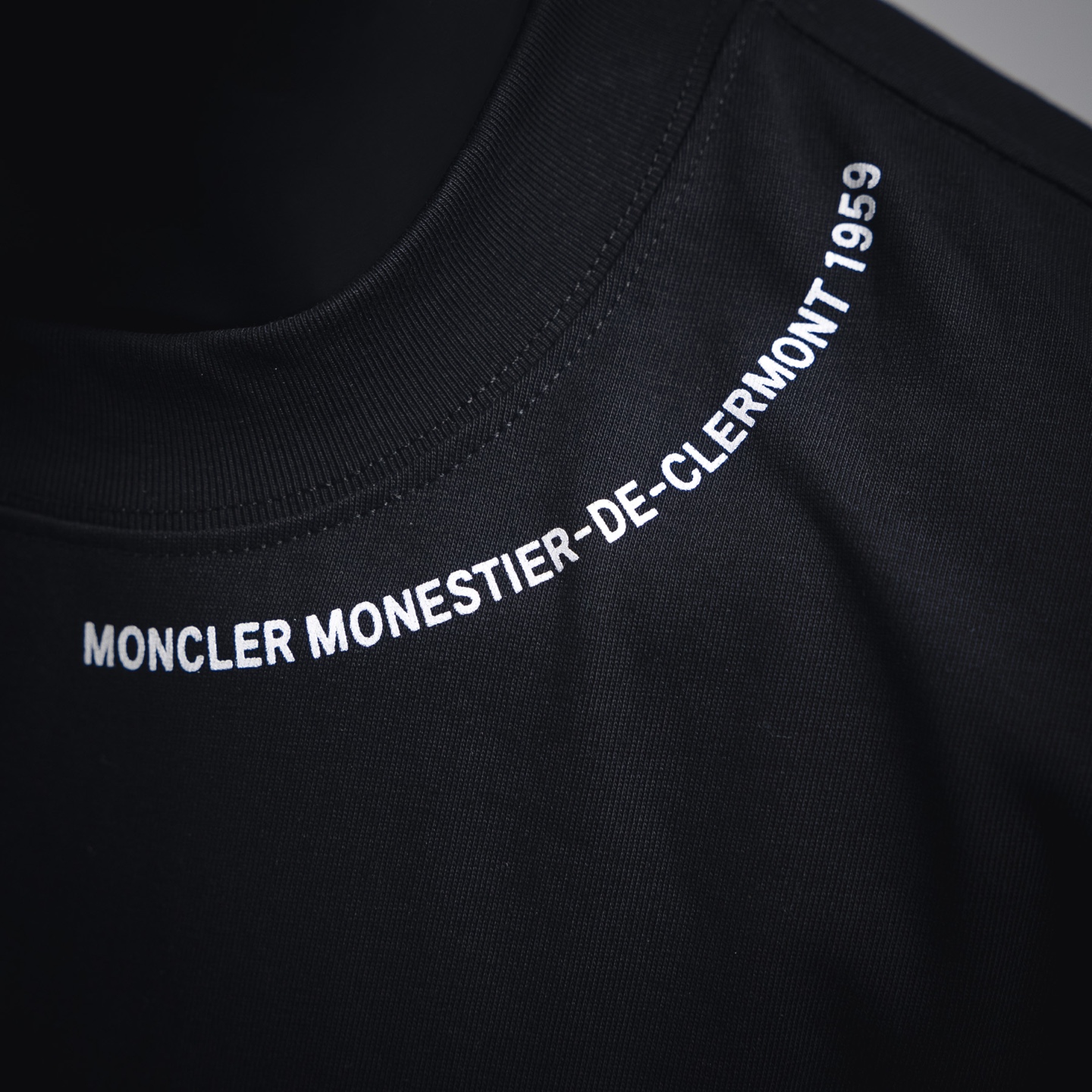 Moncler/蒙口 25ss 领口字母徽标印花短袖T恤