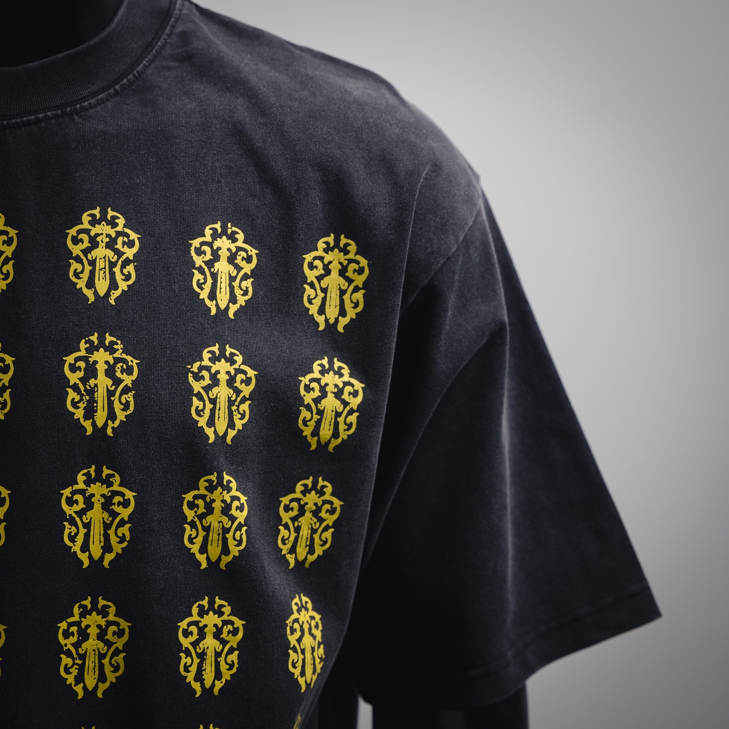 Chrome Hearts 克罗心 25ss水洗做旧满印宝剑logo短袖T恤 黑色 白色