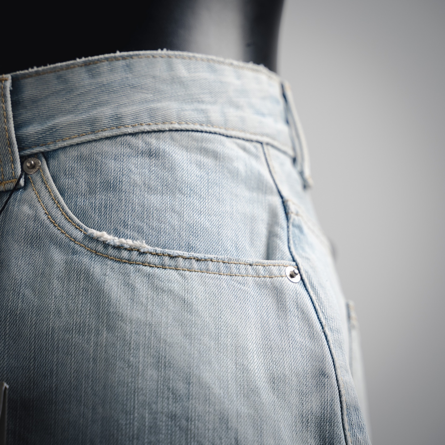 Balenciaga/巴黎世家25ss牛仔重工漂白水洗牛仔短裤